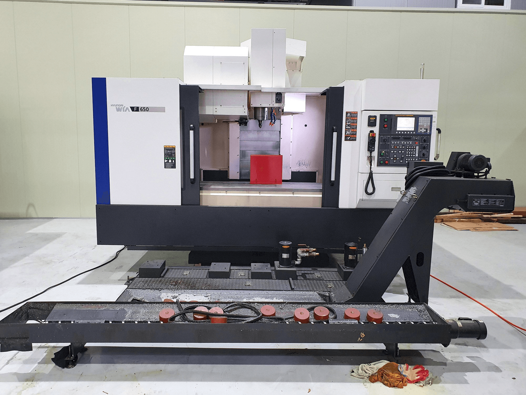 Frontansicht der Hyundai Wia F650 Maschine