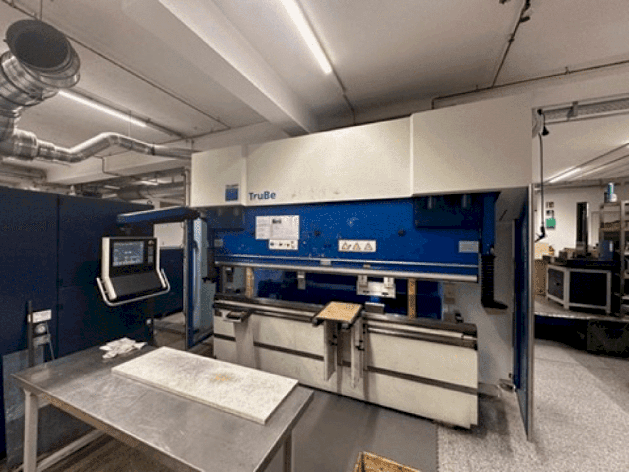 Frontansicht der TRUMPF TruBend 5170 Maschine