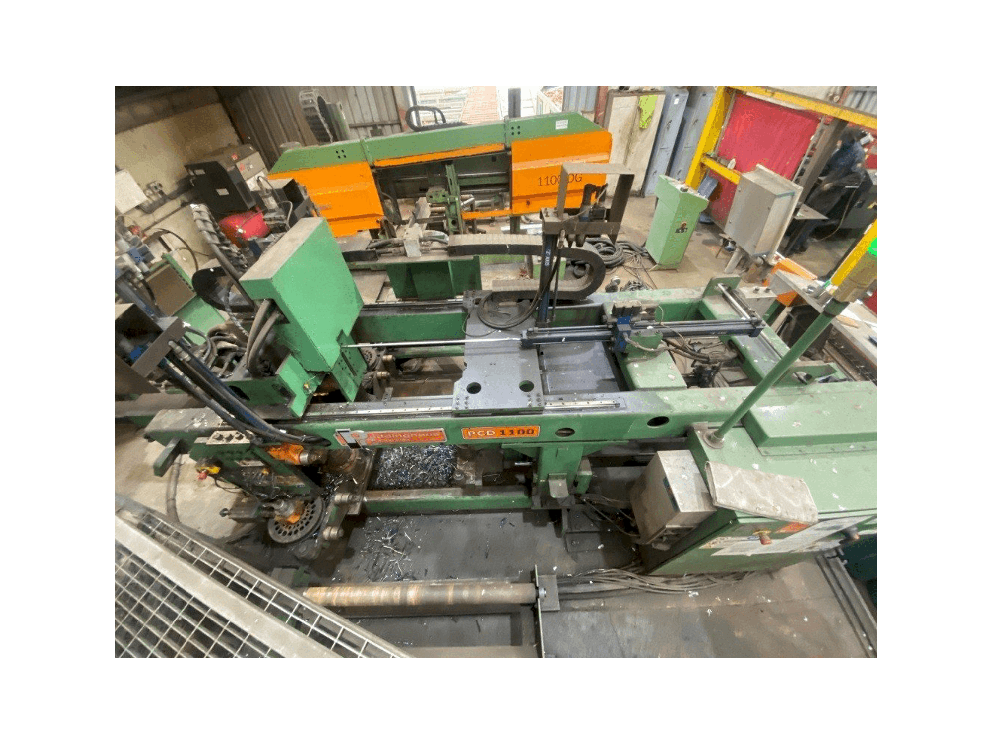 Frontansicht der Peddinghaus PCD 1100 Maschine