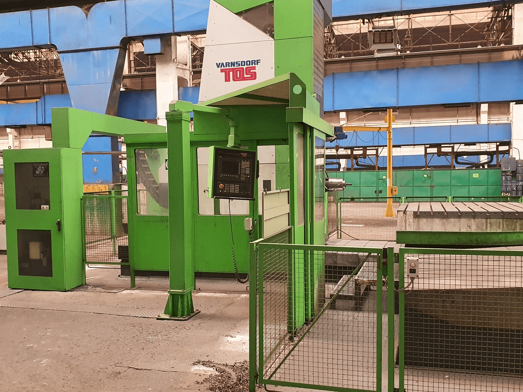 Frontansicht der TOS VARNSDORF WHN 13 CNC Maschine