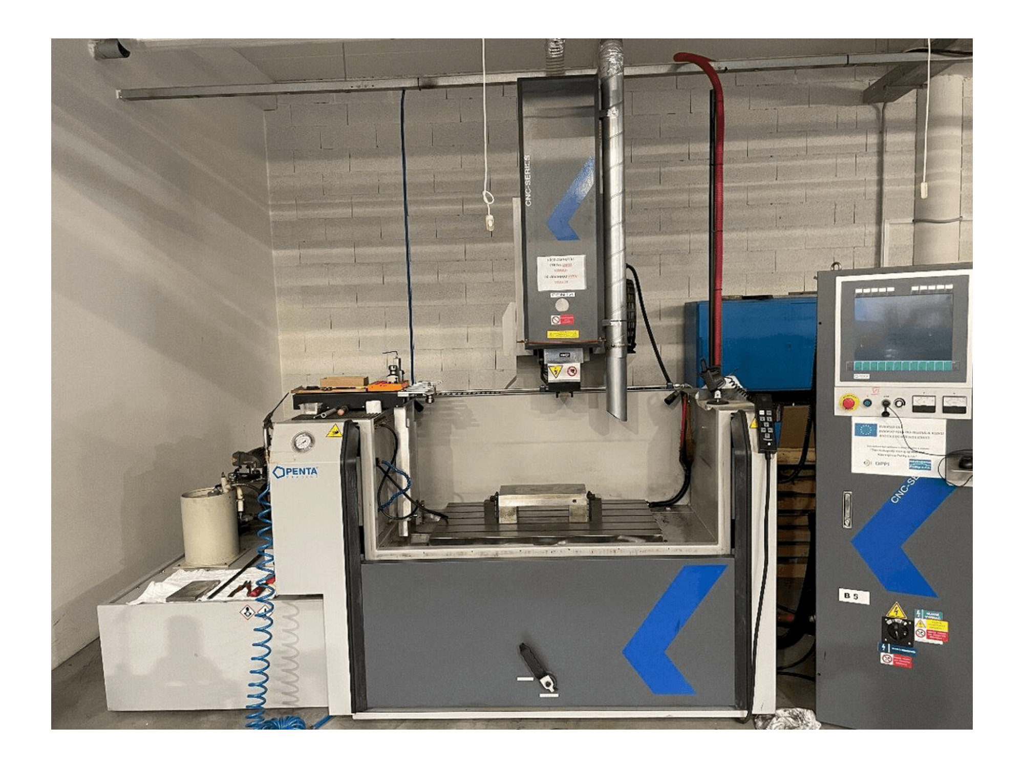 Front view of PENTA 650G CNC machine