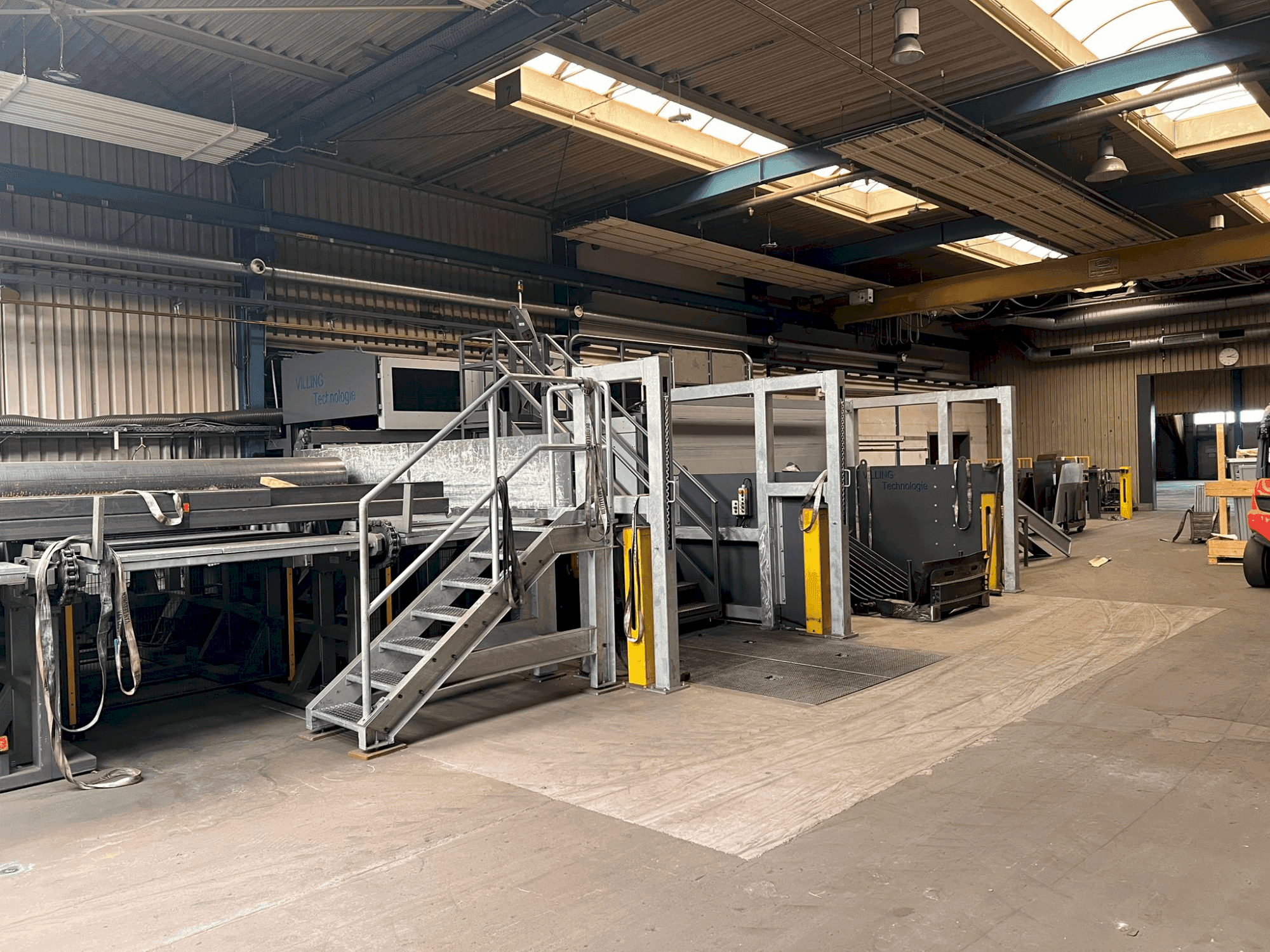 Frontansicht der ADIGE LT 20 Maschine