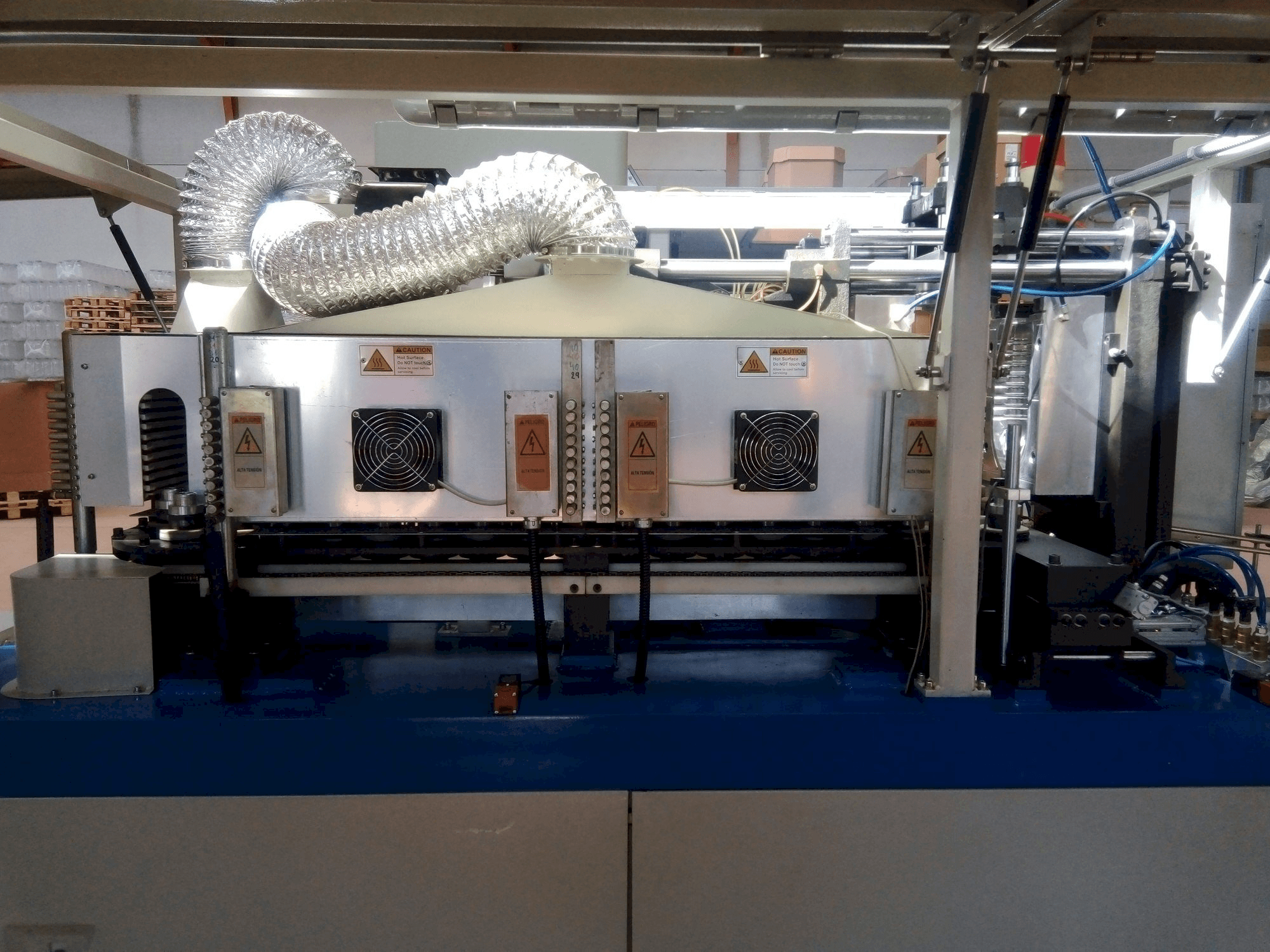 Frontansicht der YANCED YS600 Maschine