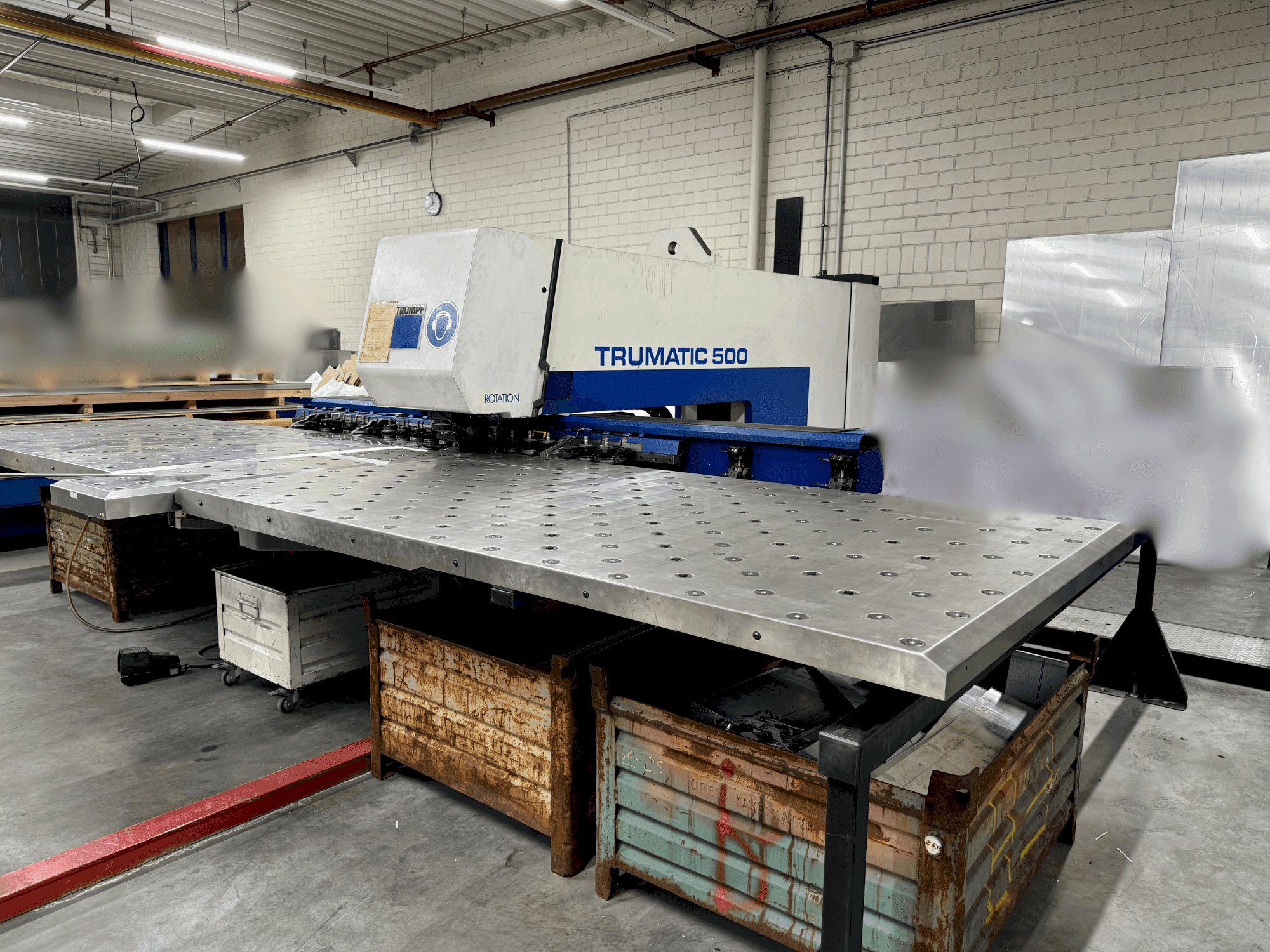 Frontansicht der TRUMPF TRUMATIC 500 Maschine