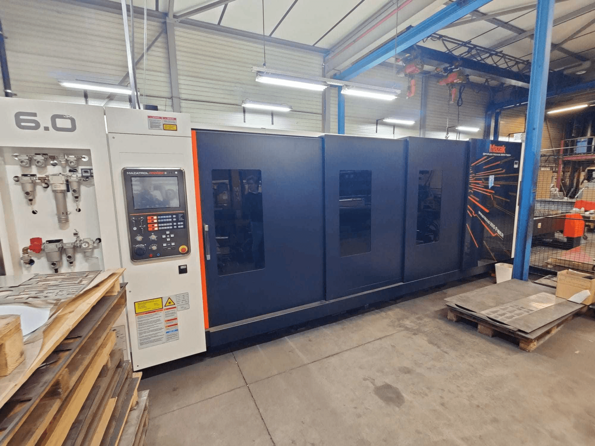 Frontansicht der Mazak Optiplex Nexus 3015 Maschine