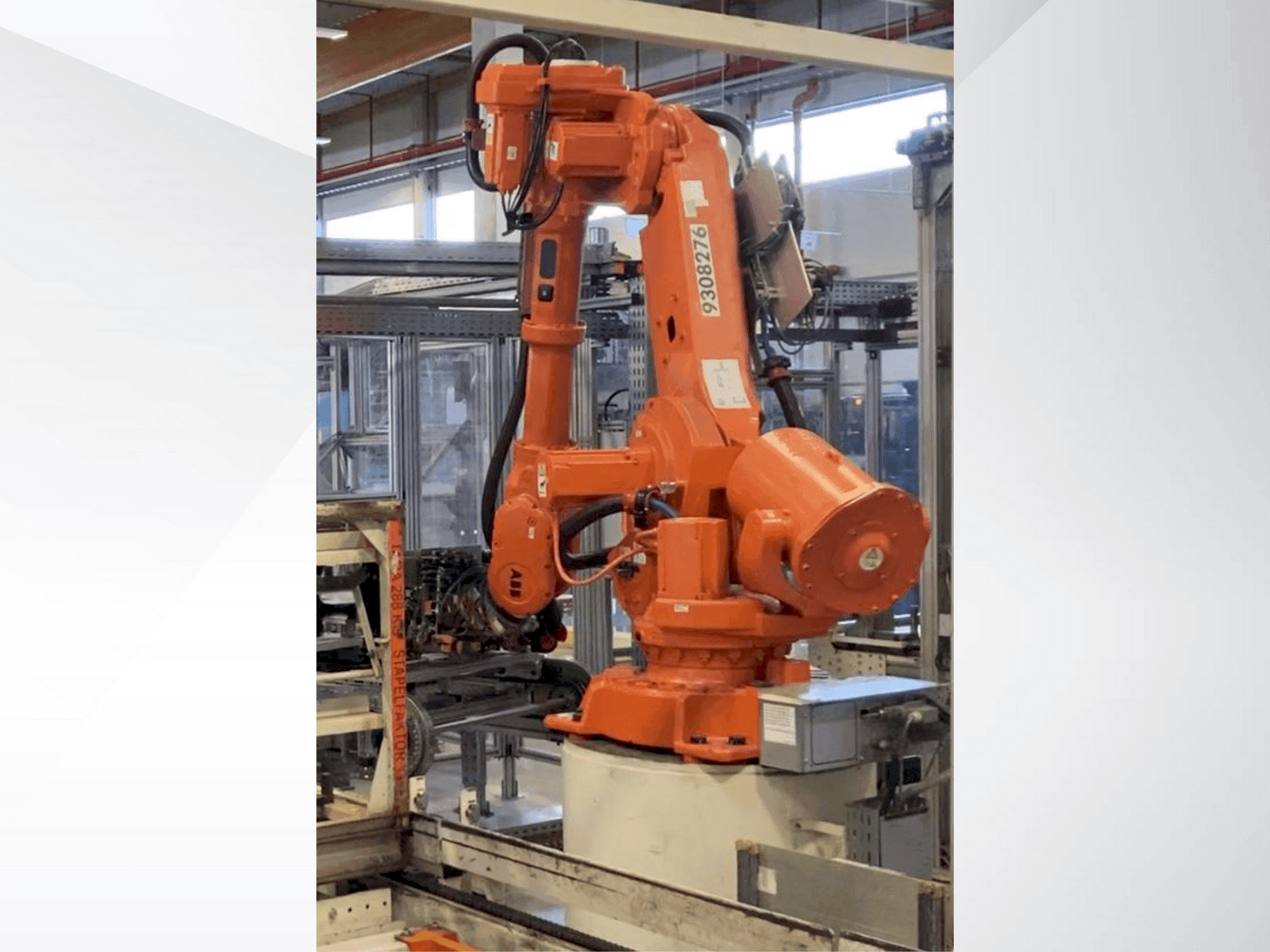 Front view of ABB IRB 6640-130/320 machine