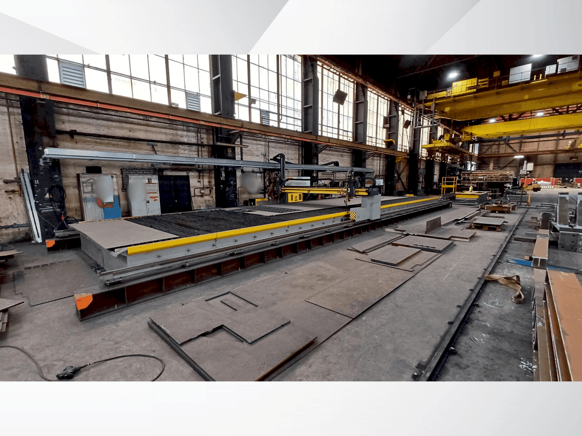 Front view of ESAB SXE-P4500 machine