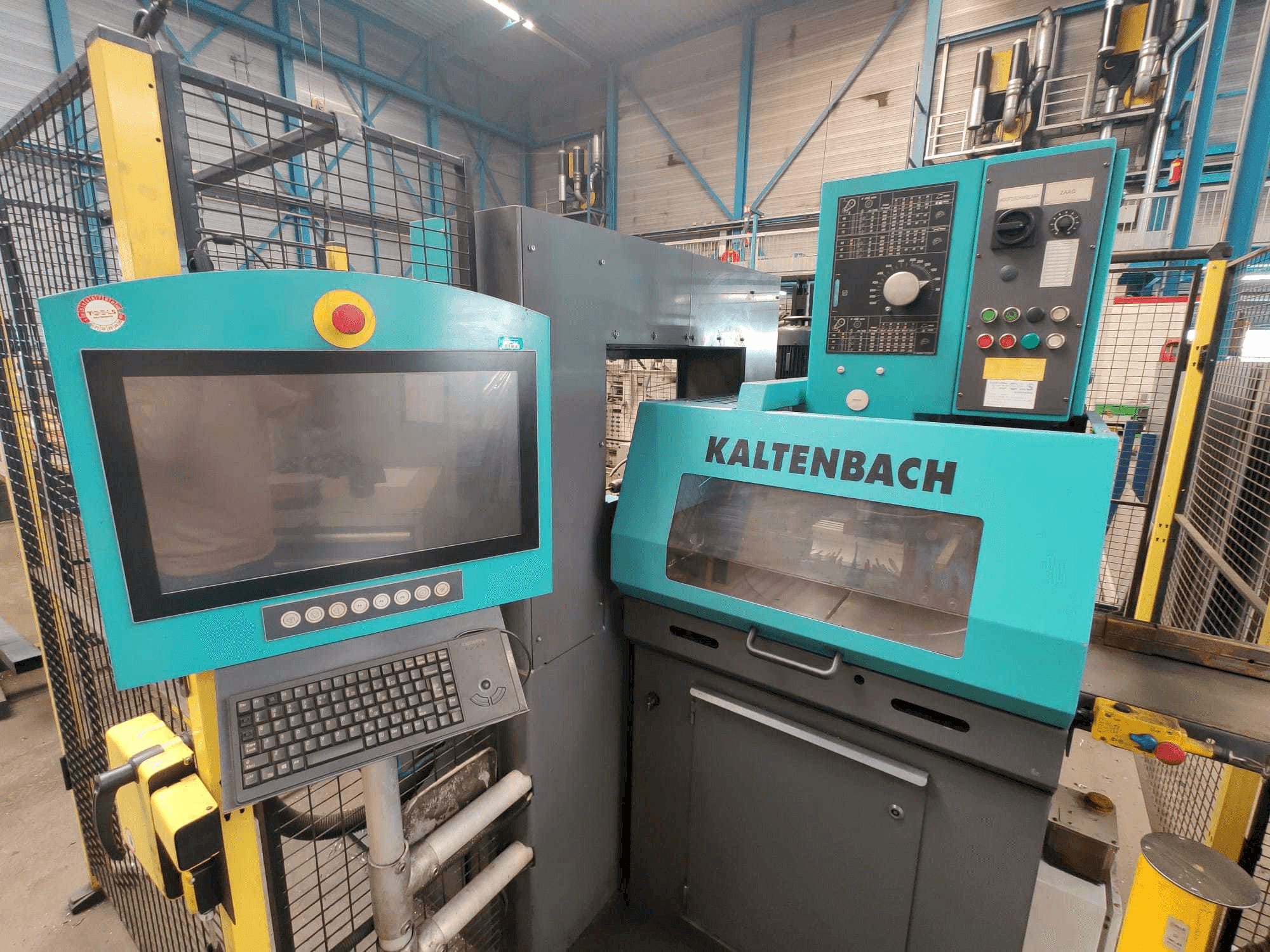 Frontansicht der KALTENBACH KKS 450 + KBT 142 Maschine