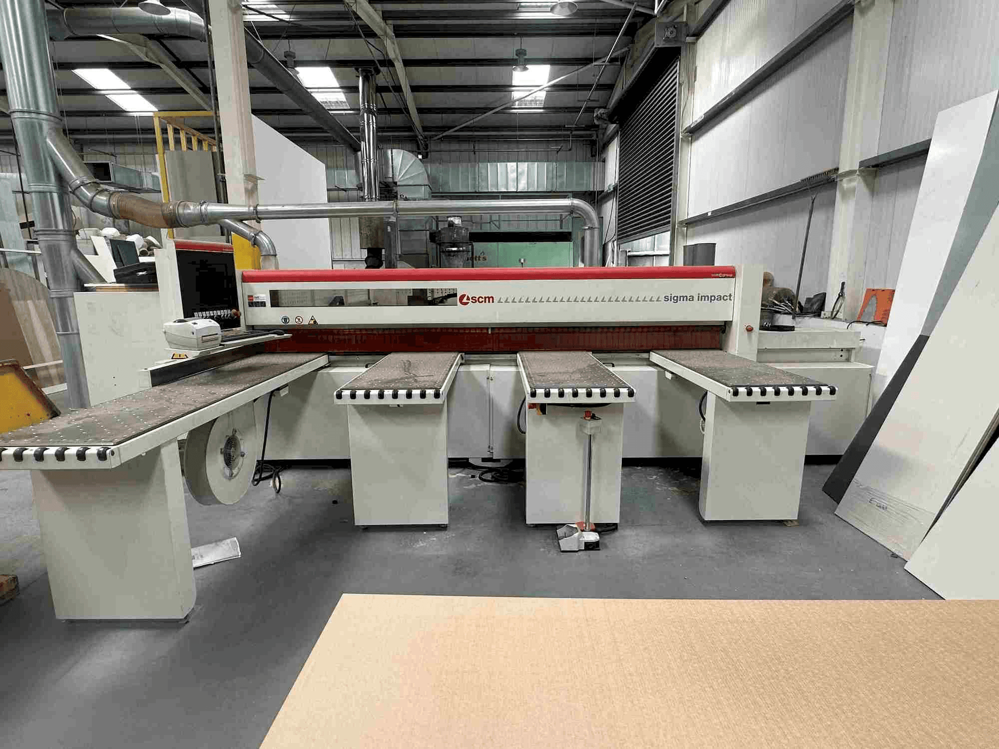 Frontansicht der SCM Sigma Impact 90 Maschine