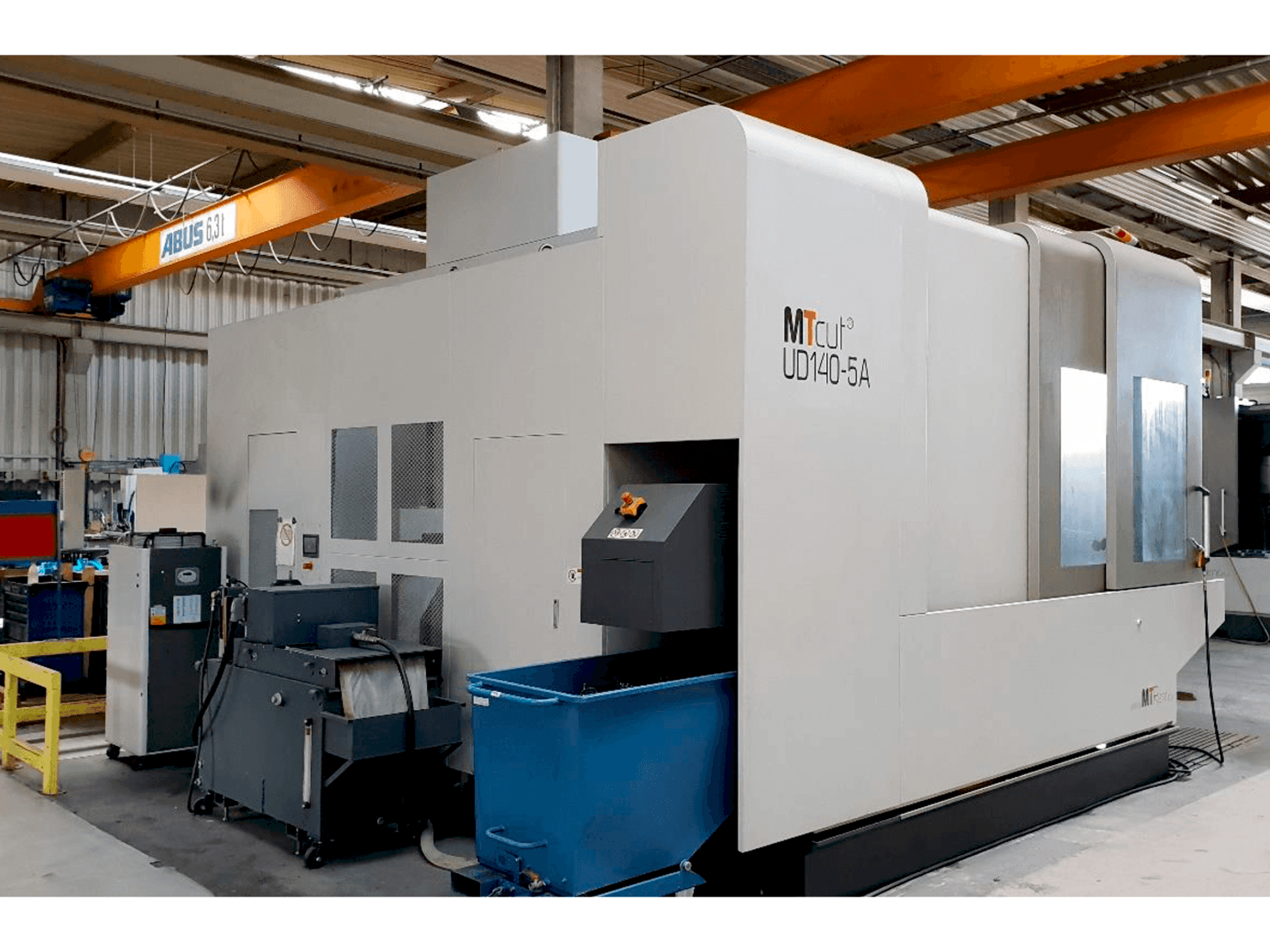 Frontansicht der MTcut UD140H-5A Maschine