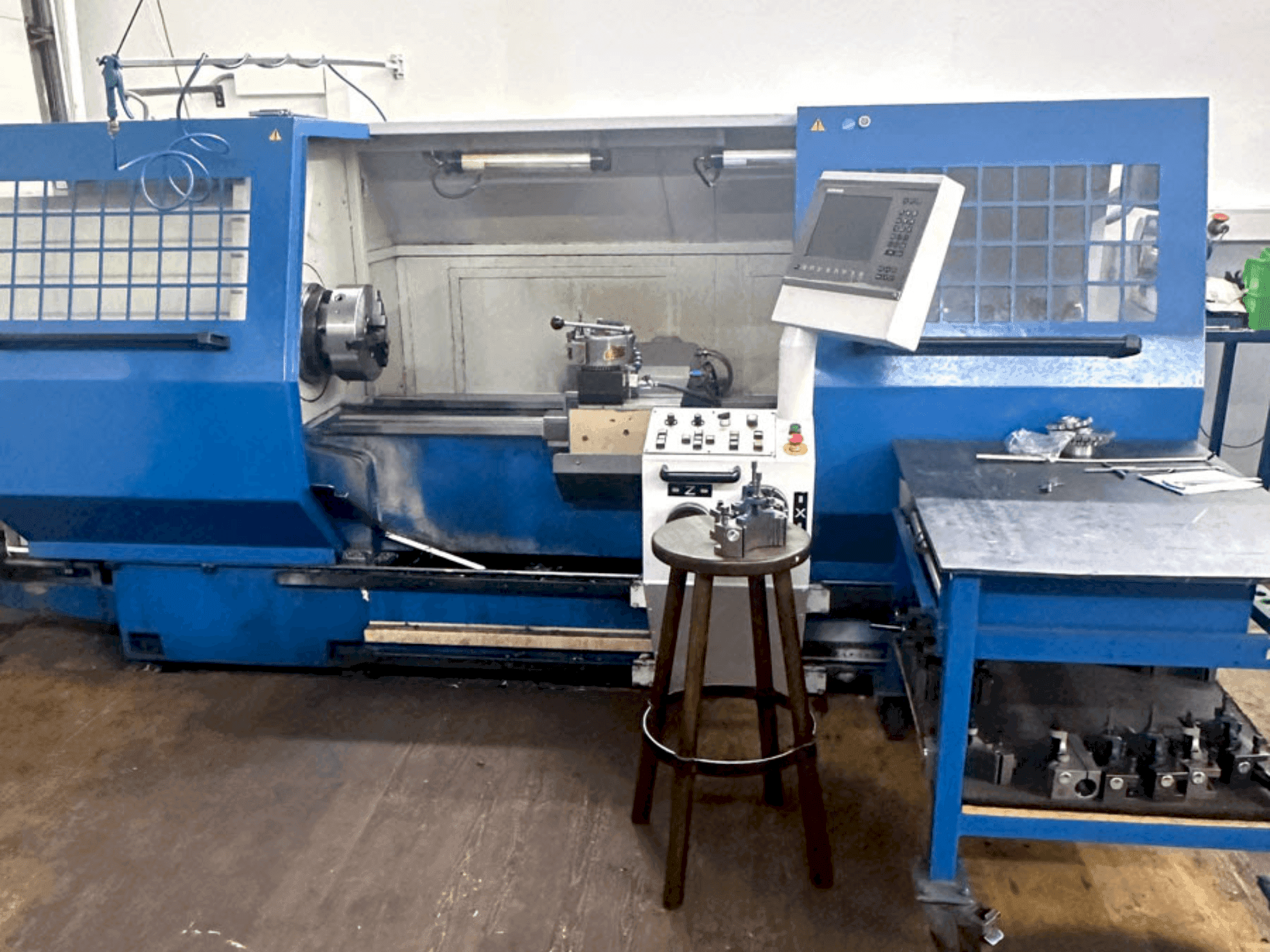 Frontansicht der VOJUS Sotos 500/1500/CS Maschine