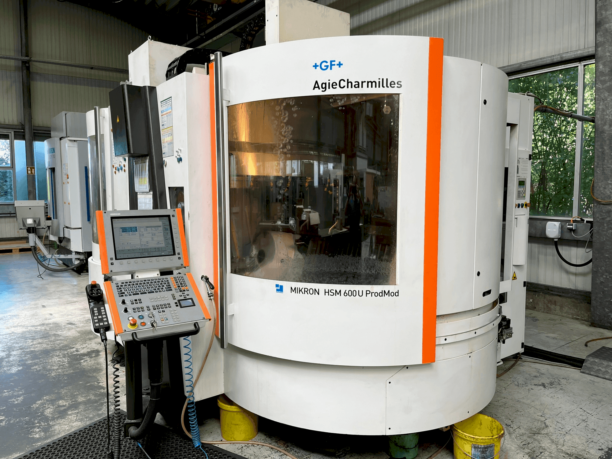 Front view of MIKRON HSM 600 U machine