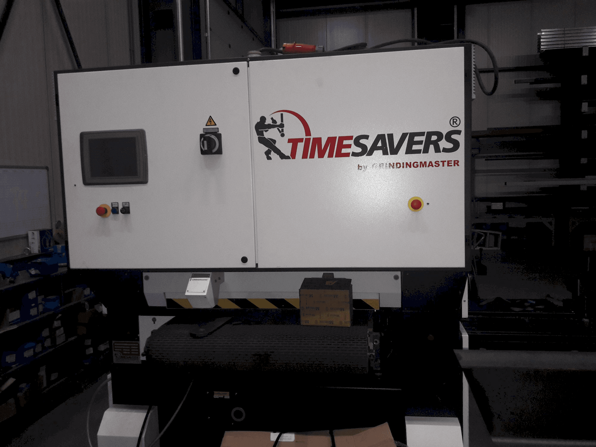 Front view of TIMESAVERS 42-SERIE-900-WWB-S machine