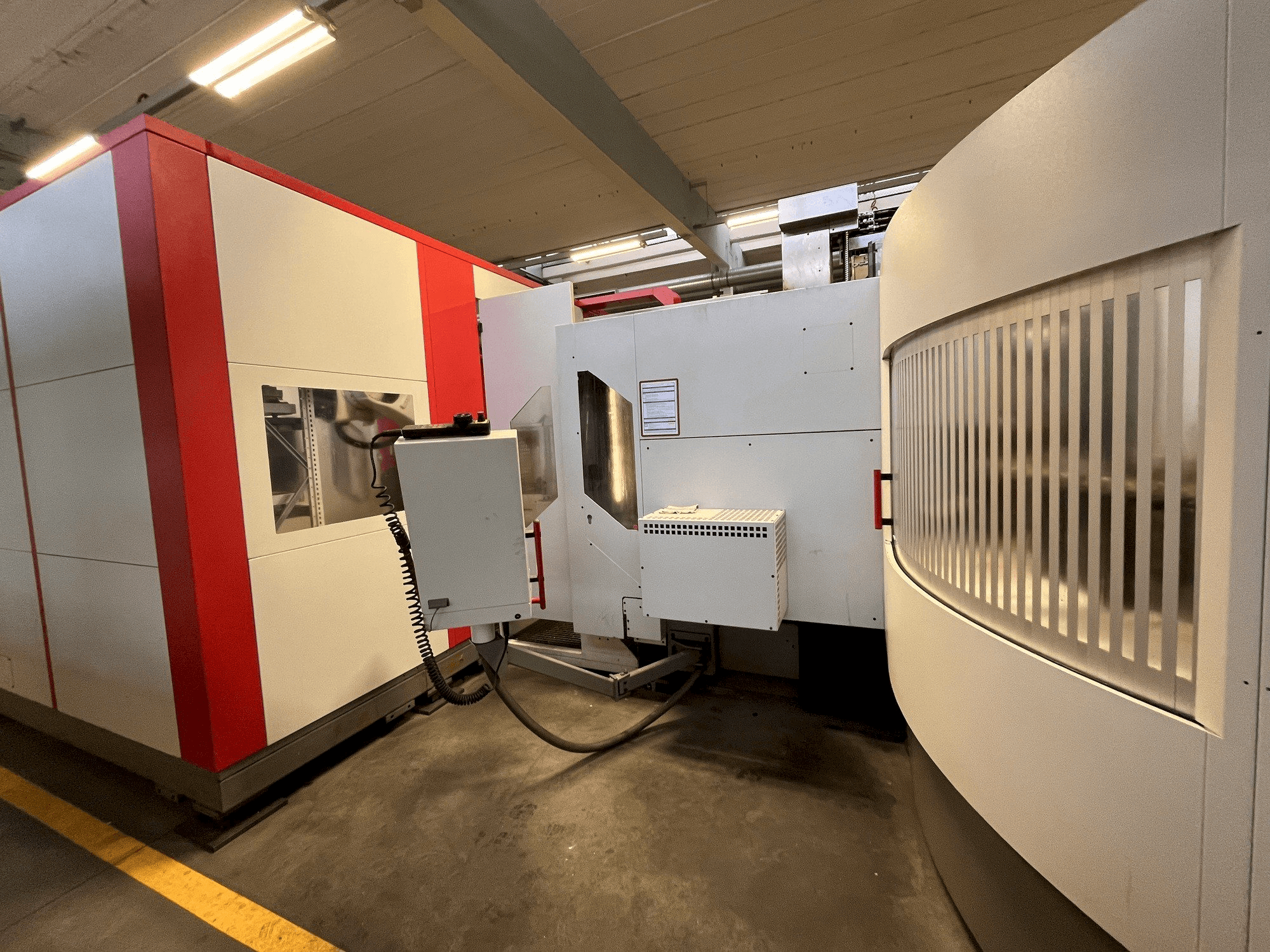 Left side view of HERMLE RS1 Robot System machine