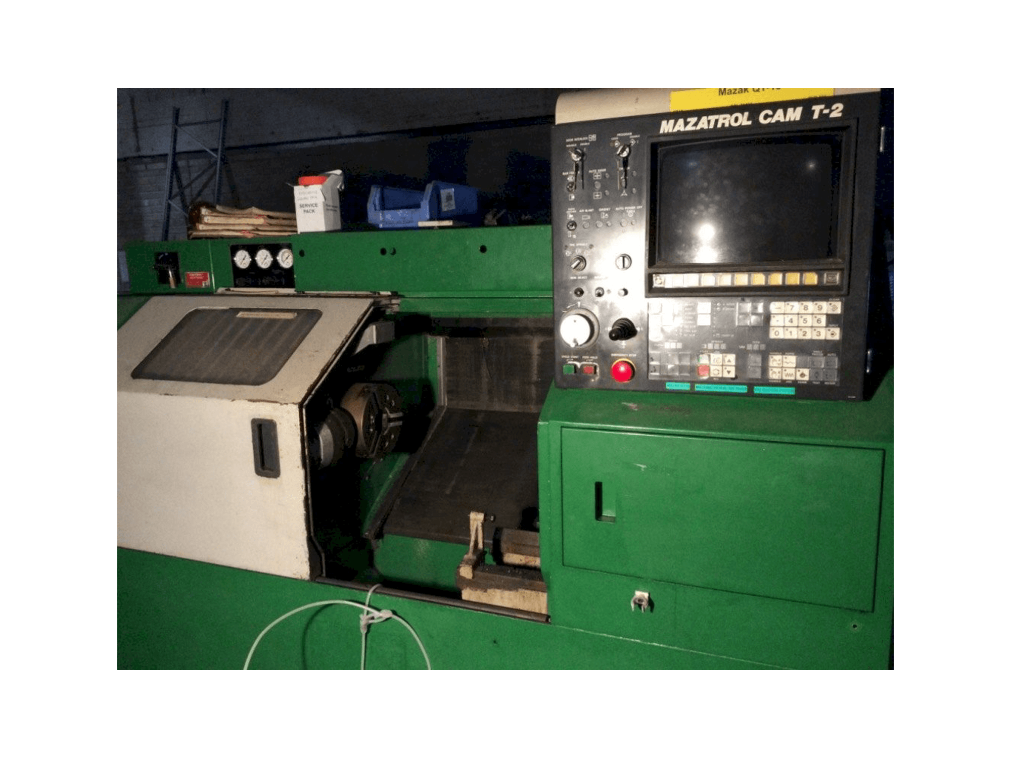 Frontansicht der Mazak Super QuickTurn 15MS Maschine