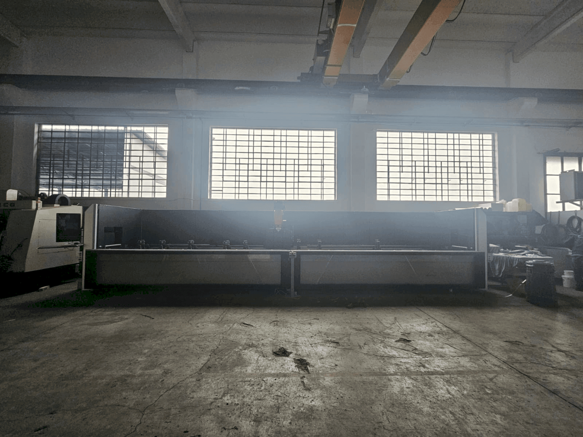 Frontansicht der Emmegi COMET X6 Maschine