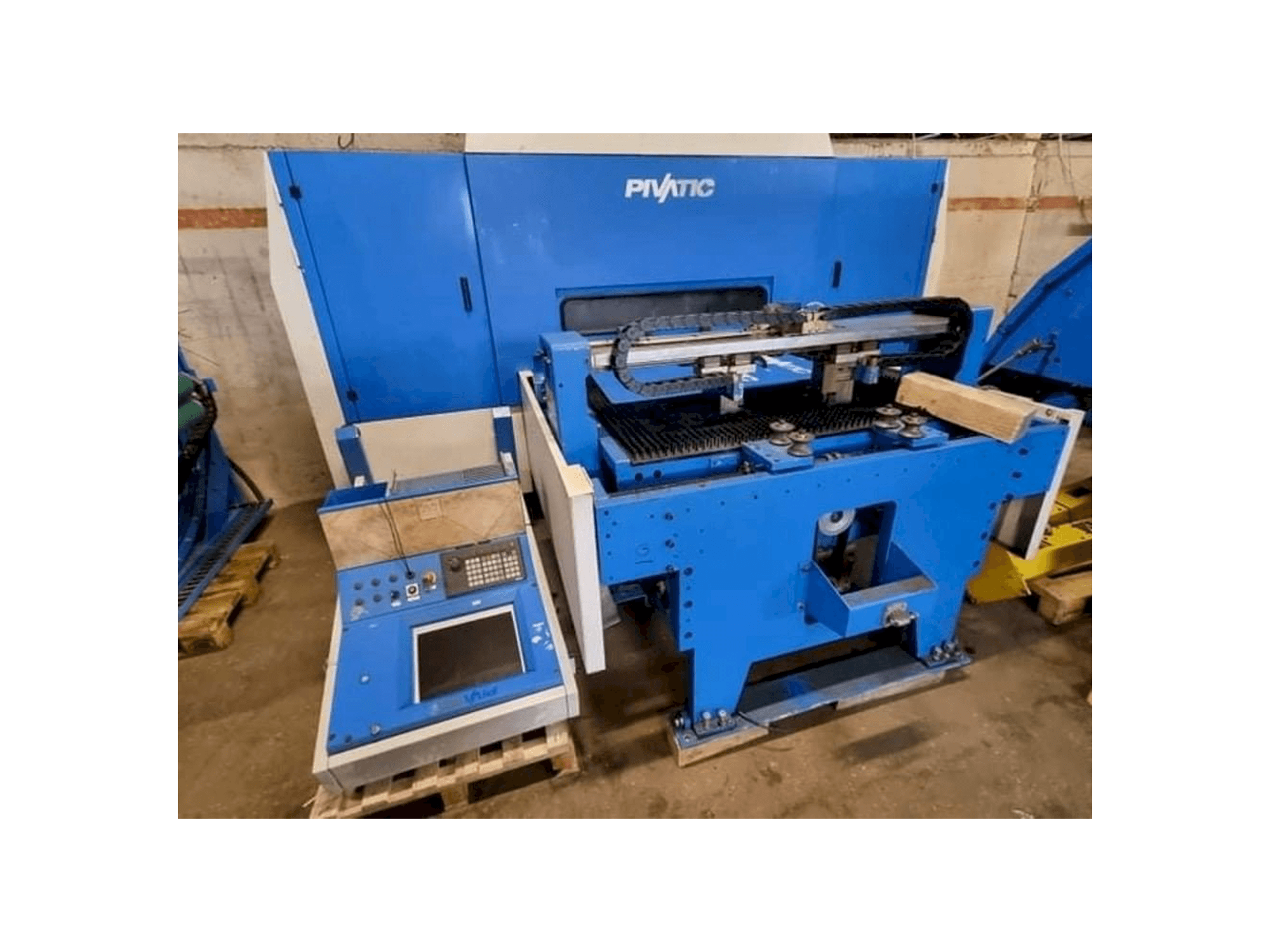 Frontansicht der Pivatic PCC125 Maschine