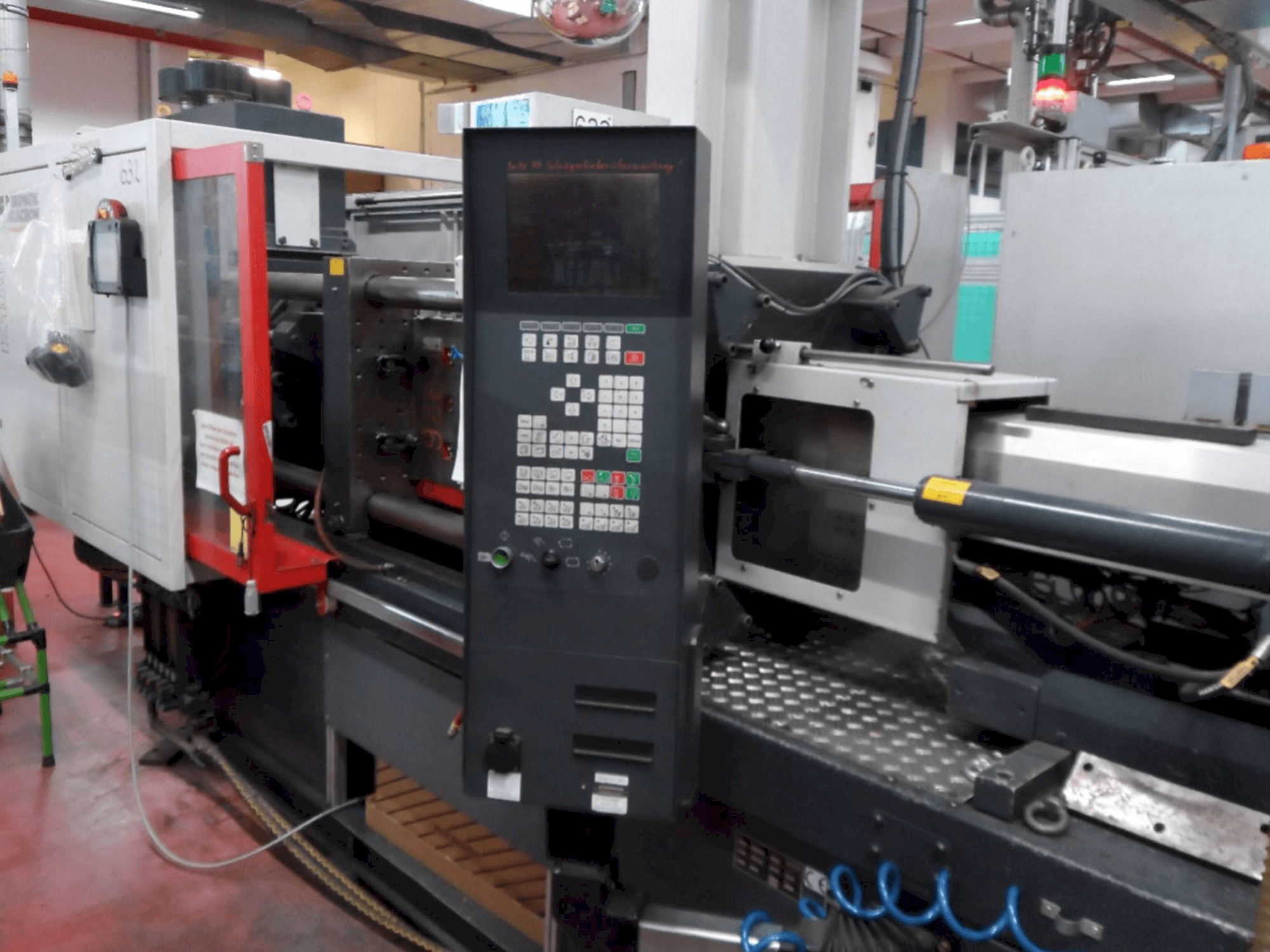 Front view of FERROMATIK MILACRON K-Tec 160S machine