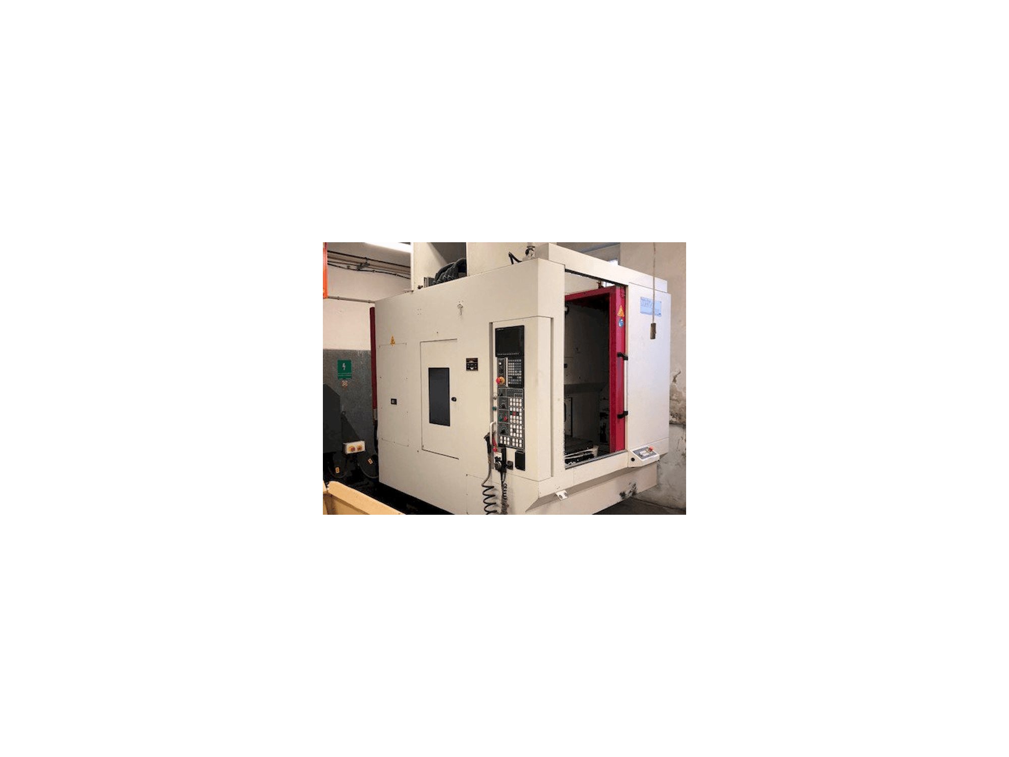 Frontansicht der Akira Seiki RMV 700 APC Maschine