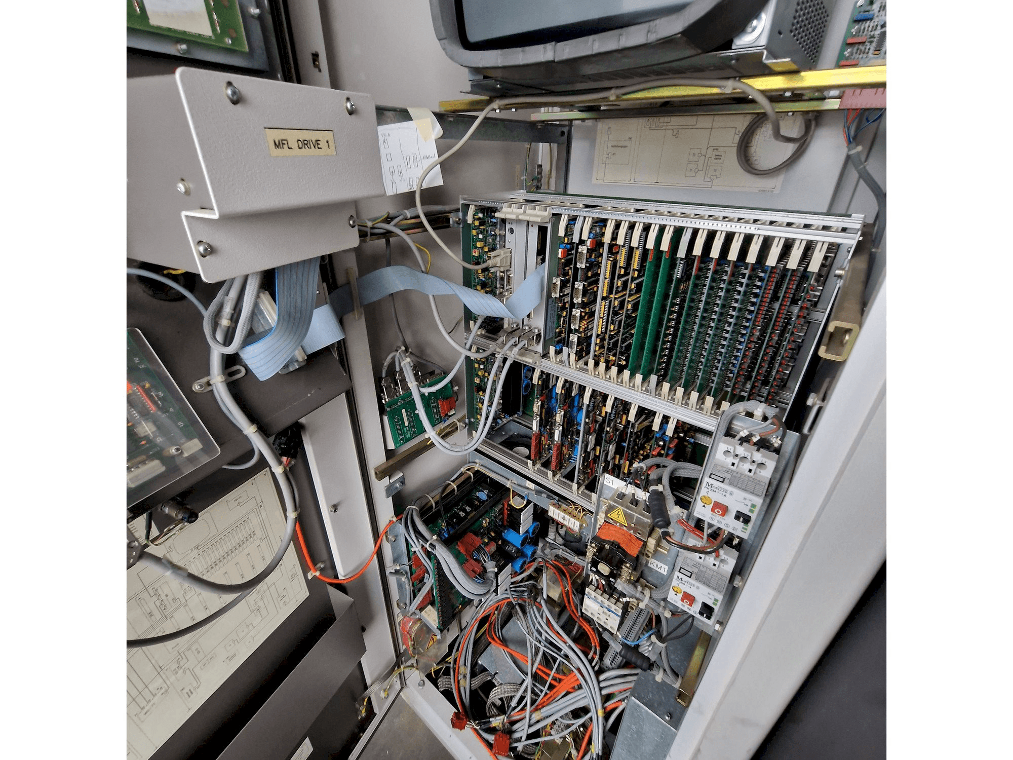 Rückansicht der AGIE AGIECUT 150 HSS Maschine