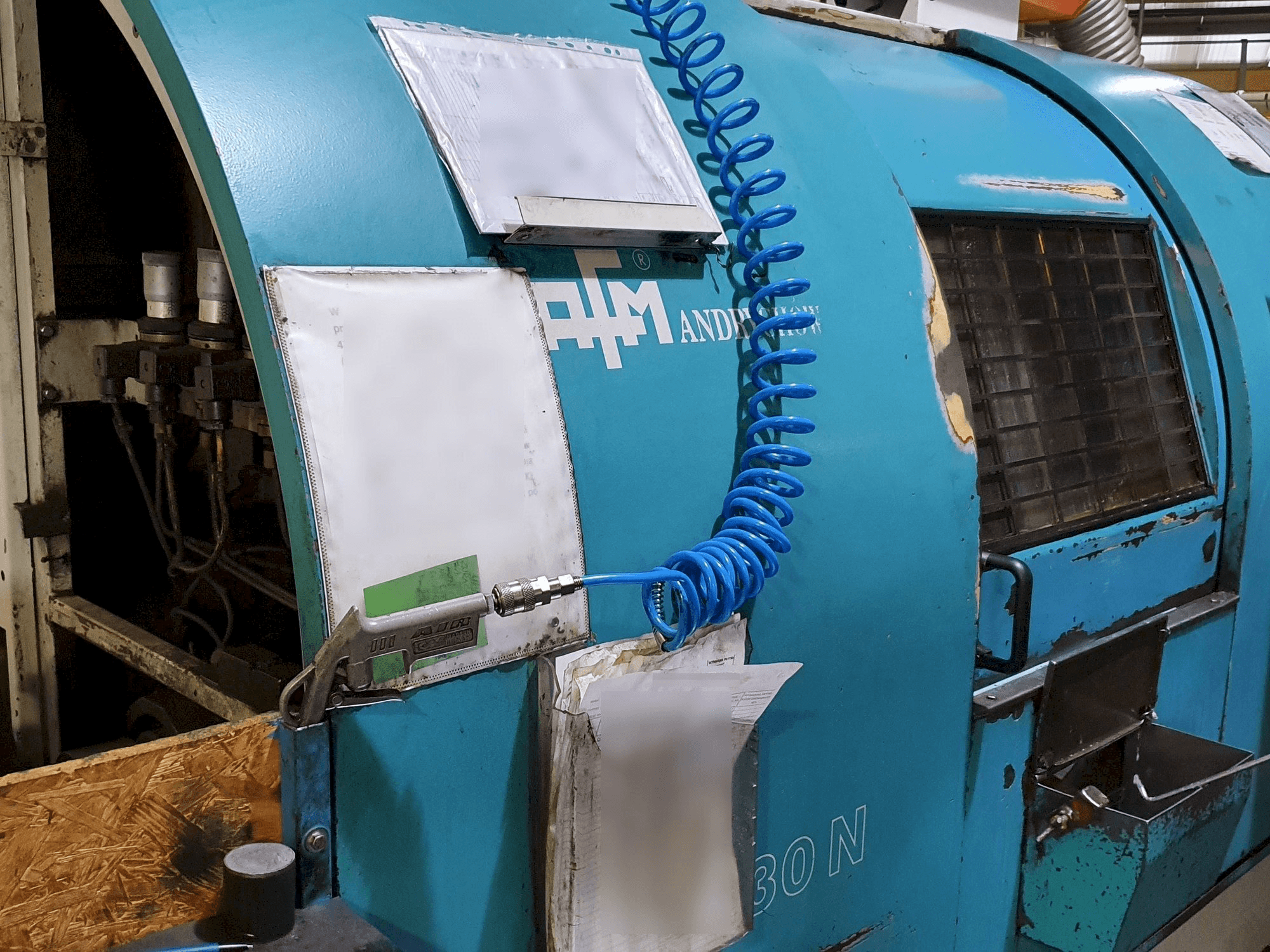 Frontansicht der AFM TAE-30N Maschine