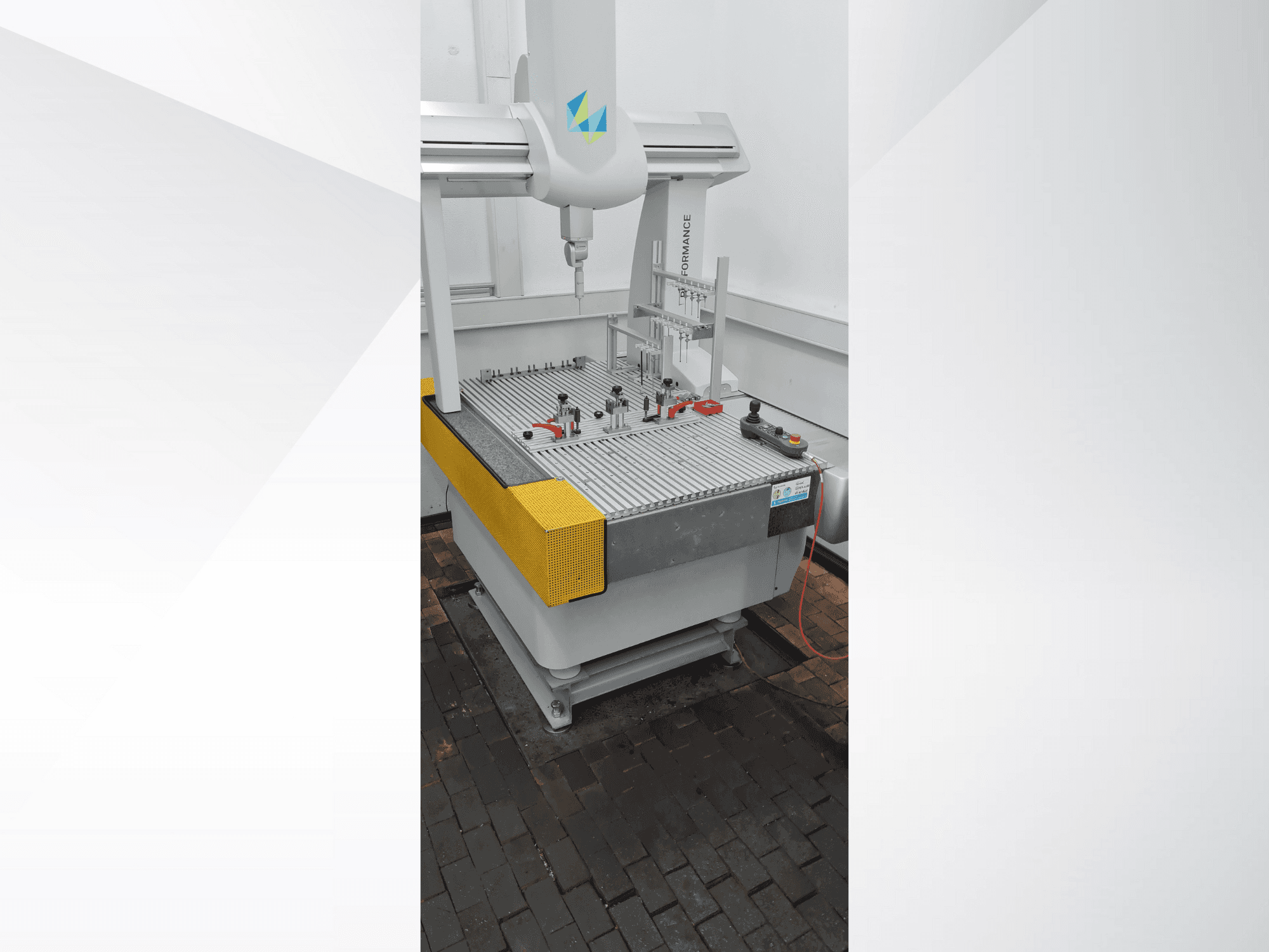 Frontansicht der Hexagon Global 07.07.05 Maschine