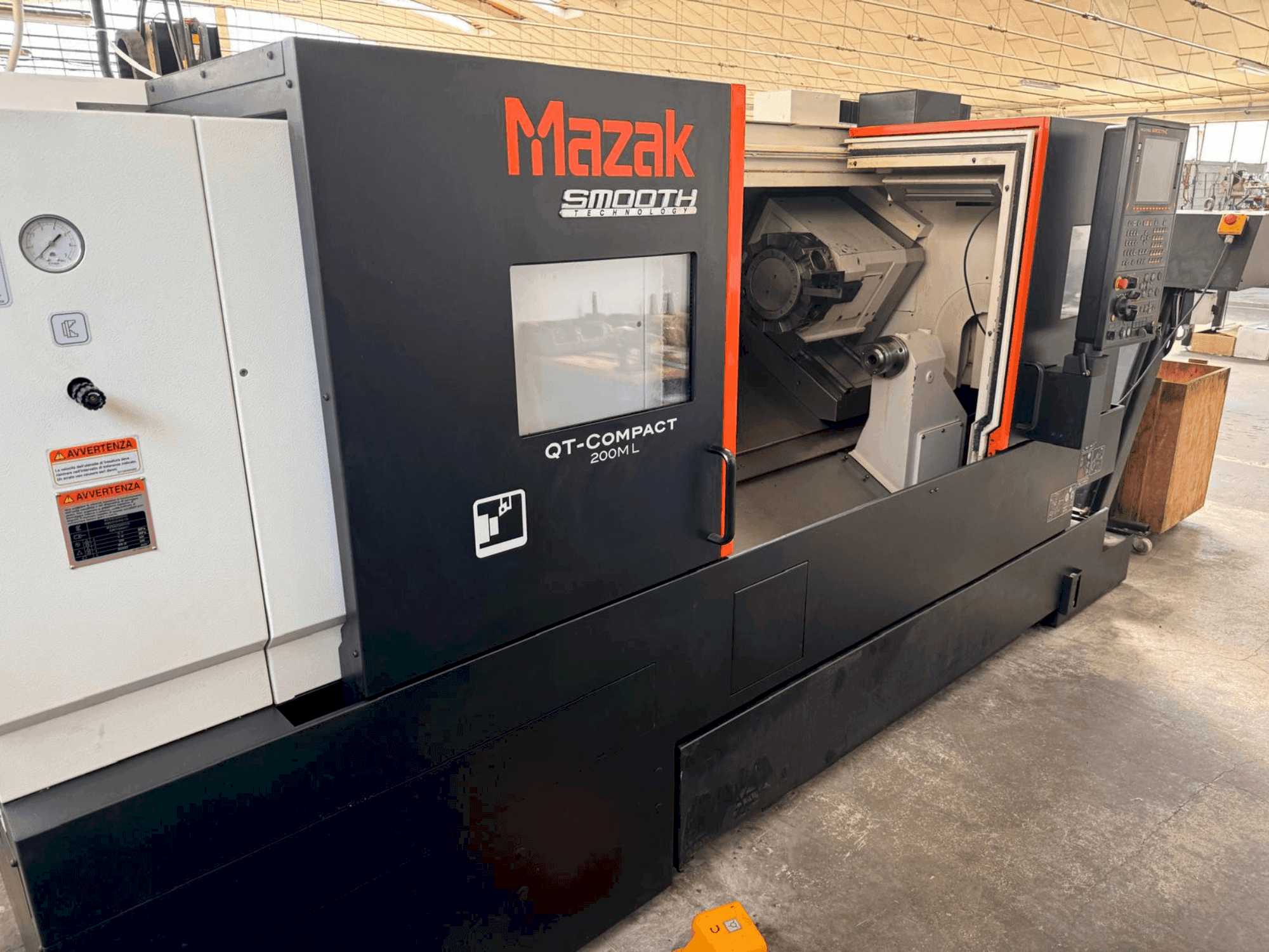 Frontansicht der Mazak QT COMPACTG 200ML Maschine