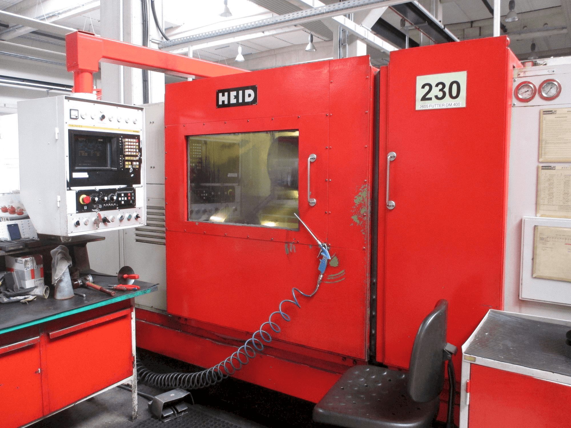 Frontansicht der HEID SDM12-NCC Maschine