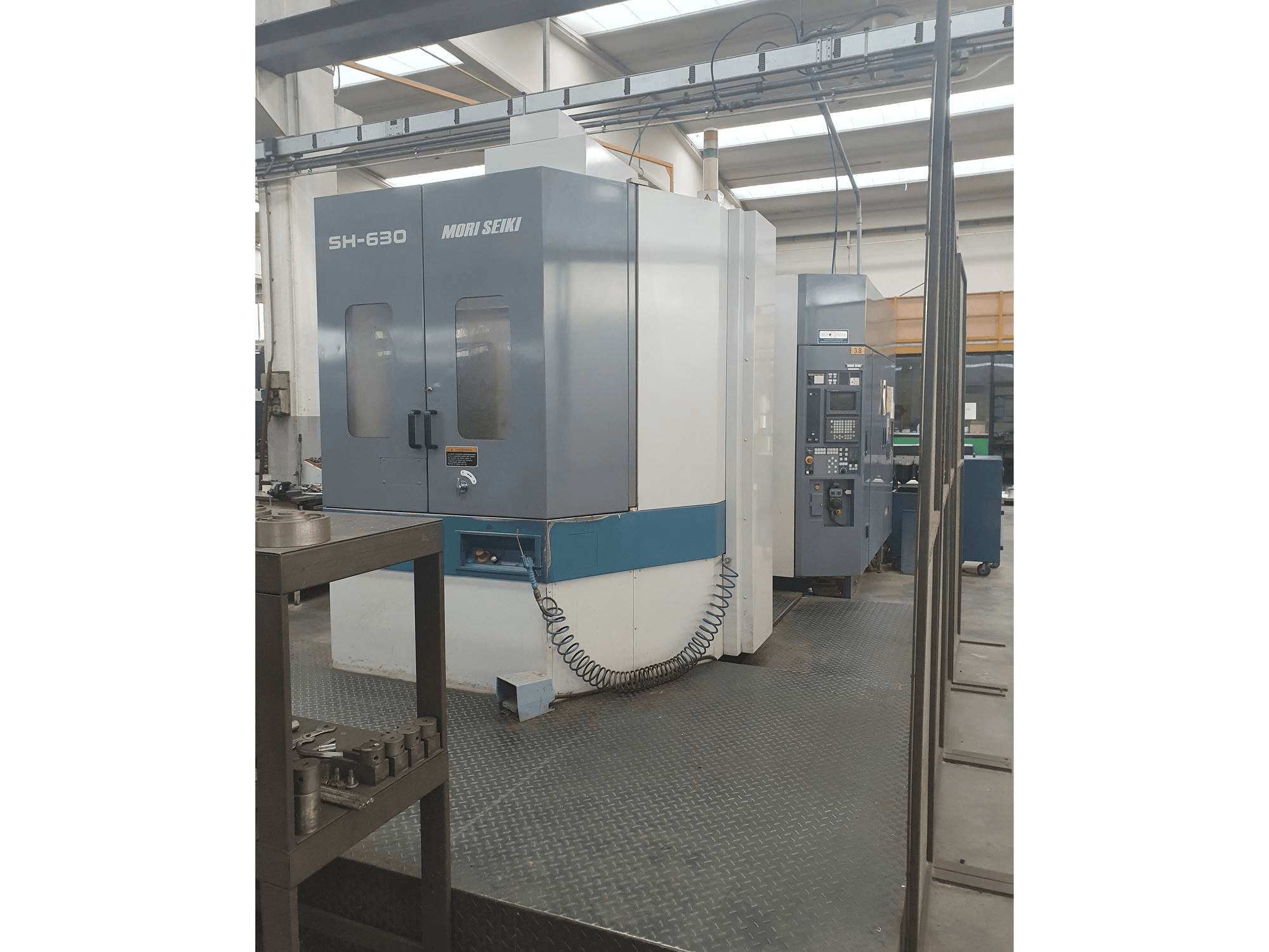 Frontansicht der MORI SEIKI SH-630 Maschine