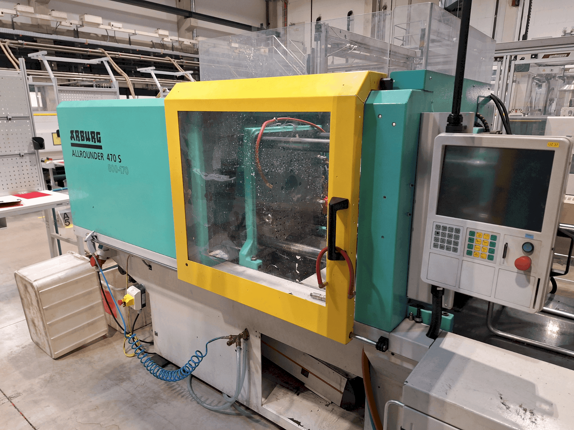 Front view of Arburg 470 S 800-170 machine