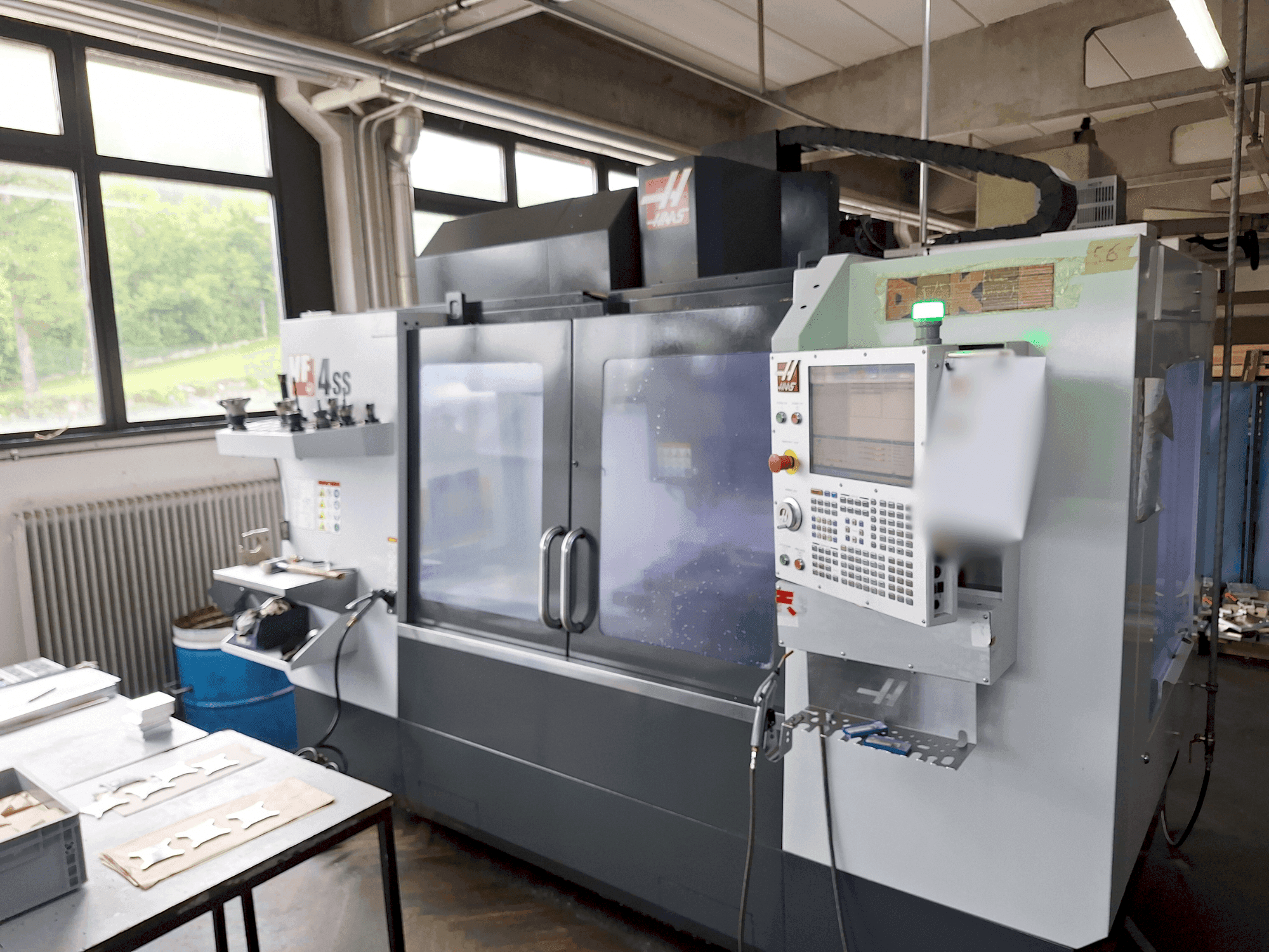 Frontansicht der HAAS VF-4SS Maschine