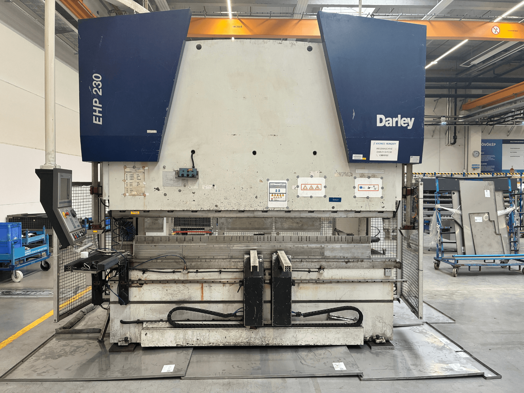 Darley EHP-LS 230.31/25 hydraulische Presse in der Vorderansicht, mit Bedienfeld und Sicherheitsschildern.