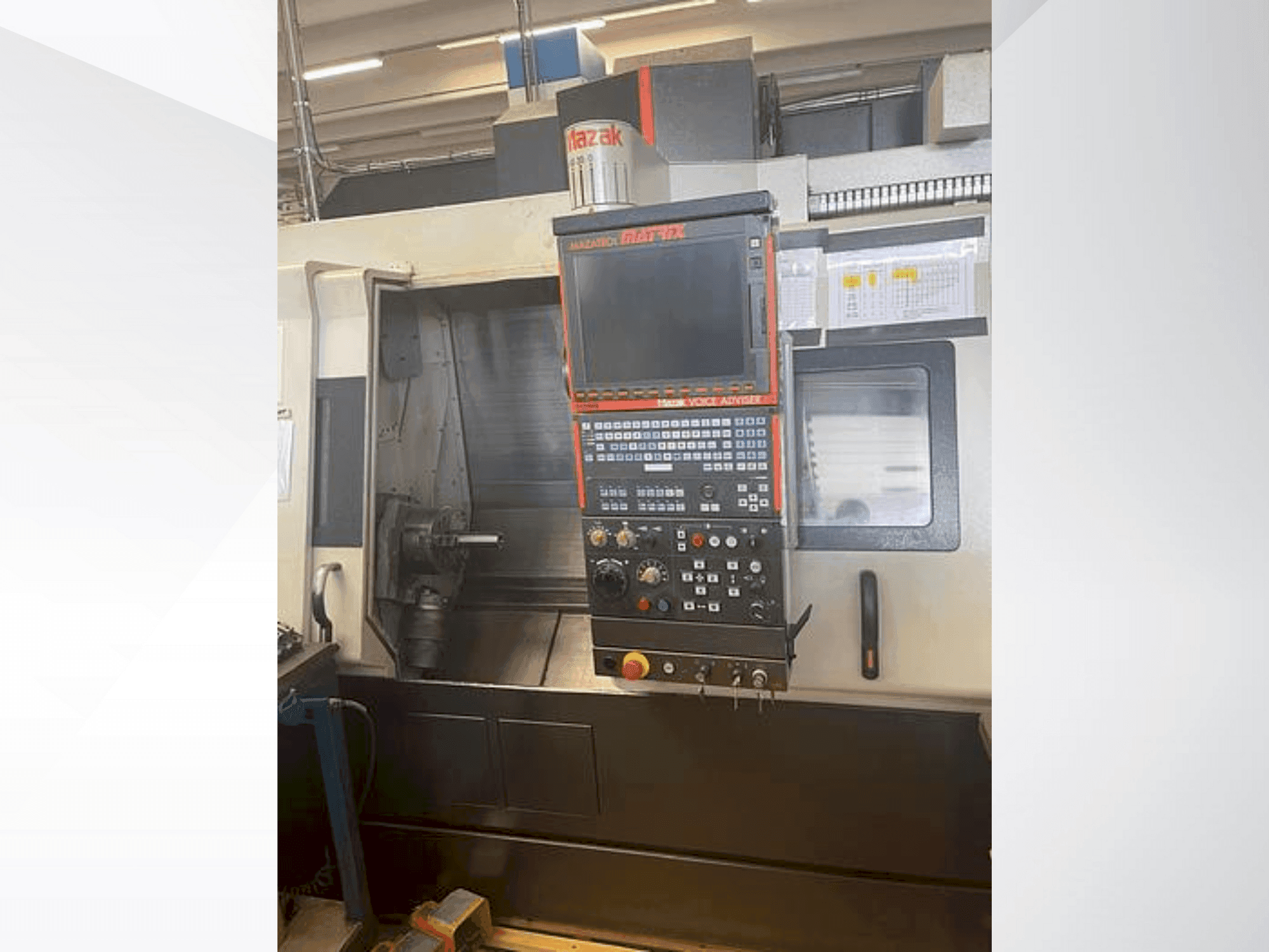 Frontansicht der Mazak INTEGREX 200 IV S Maschine