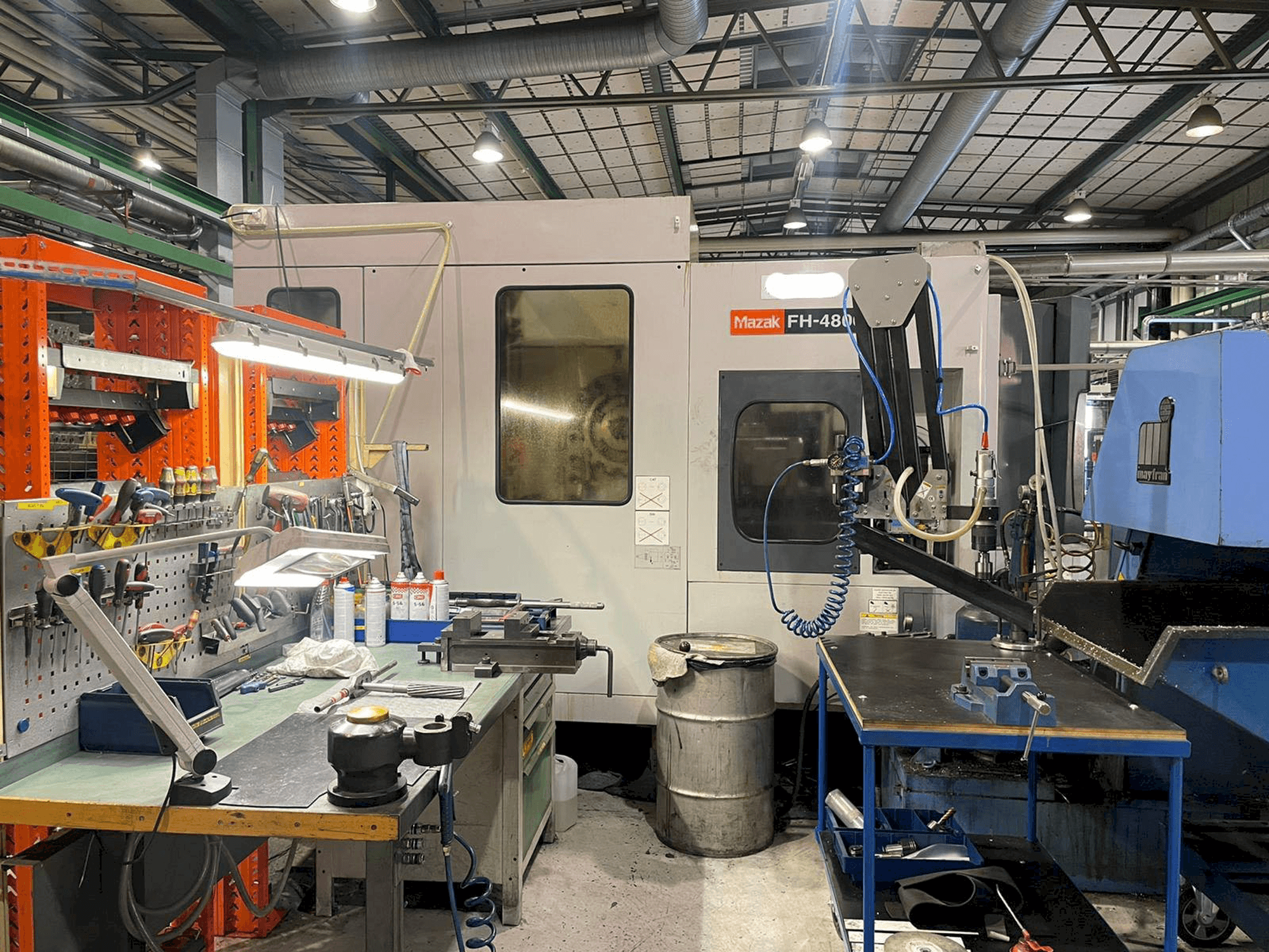 Frontansicht der Mazak FH-4800 Maschine