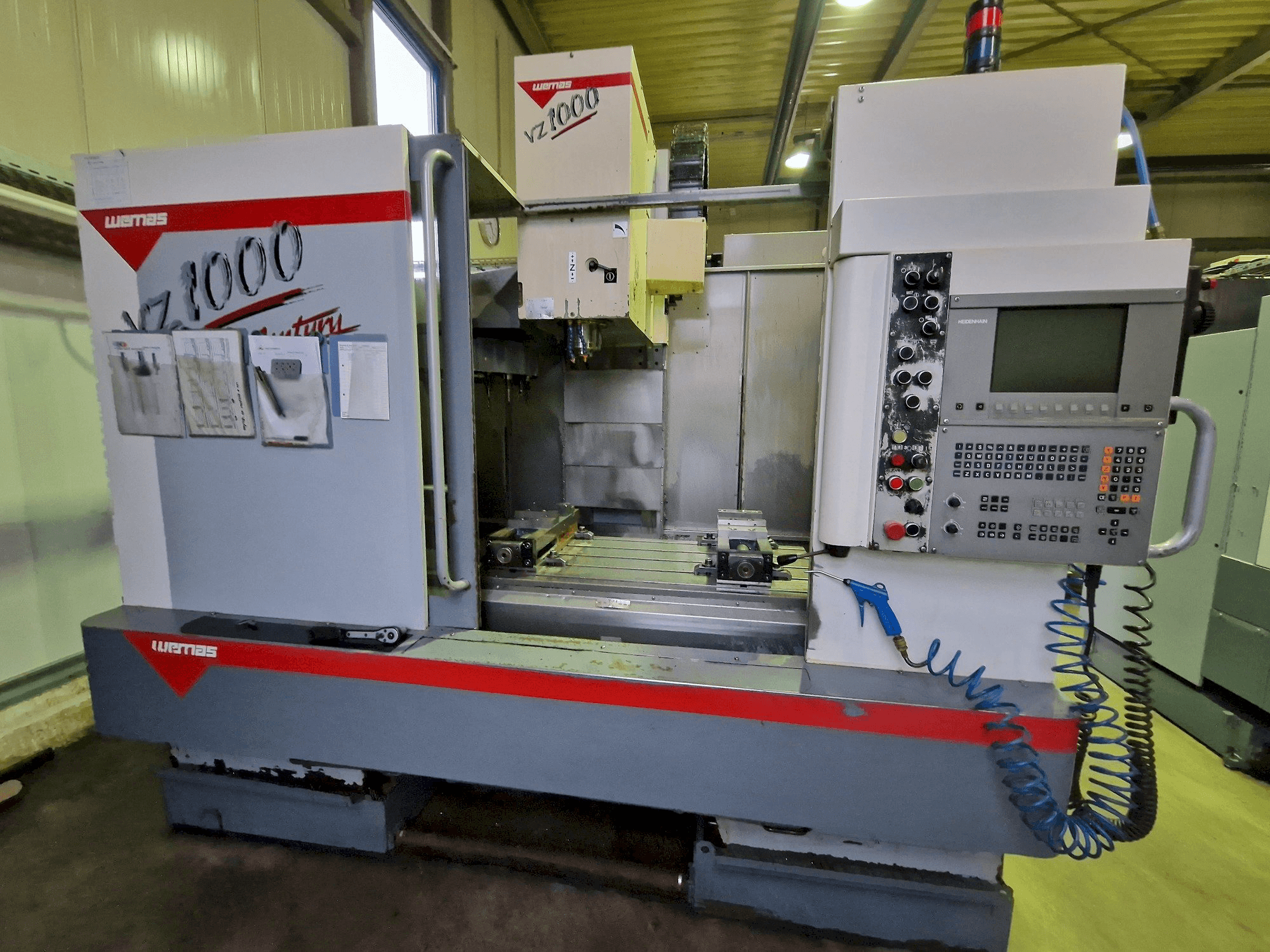 Frontansicht der WEMAS VZ 1000 Maschine