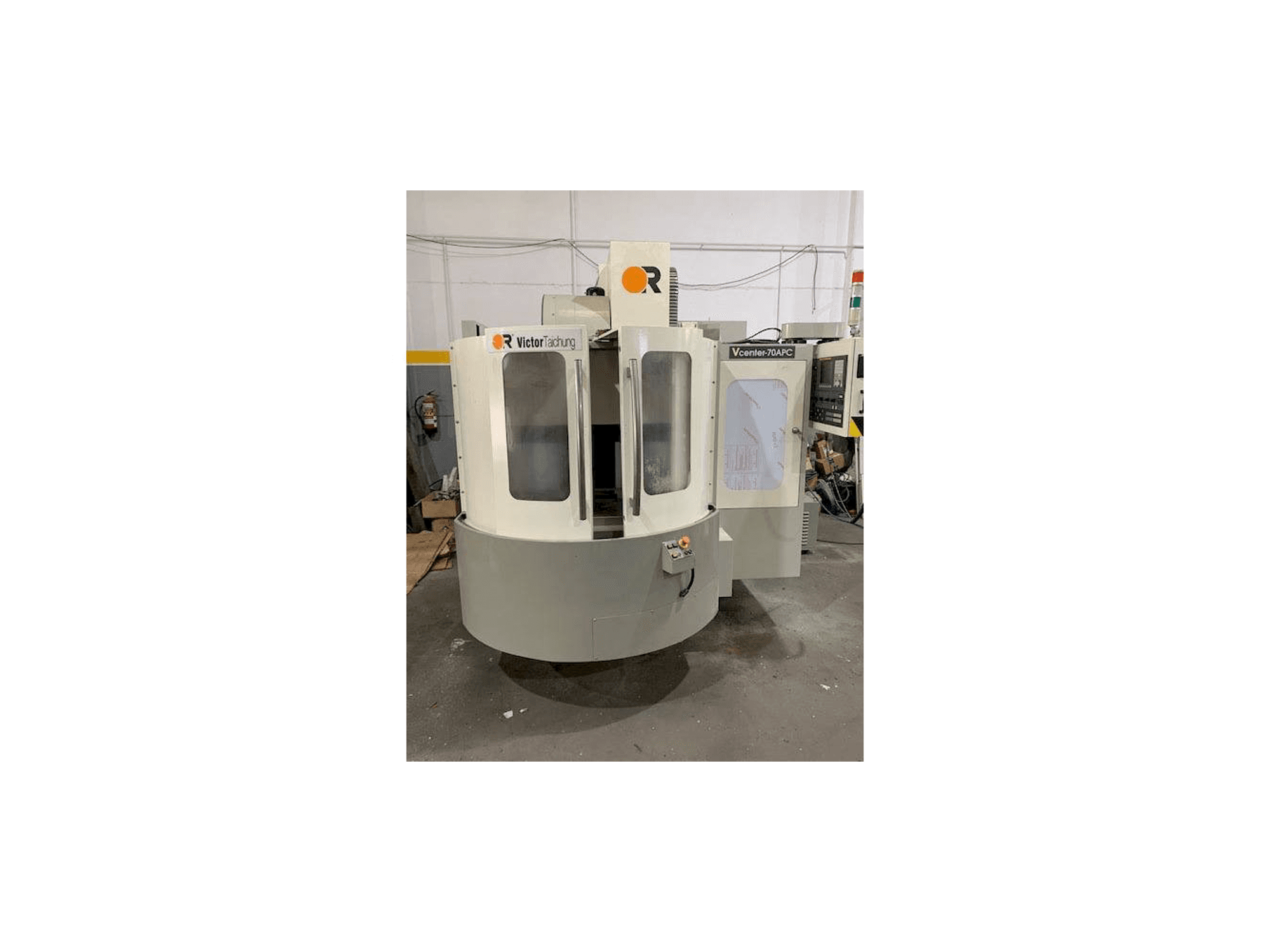 Frontansicht der Victor Vcenter-70APC Maschine