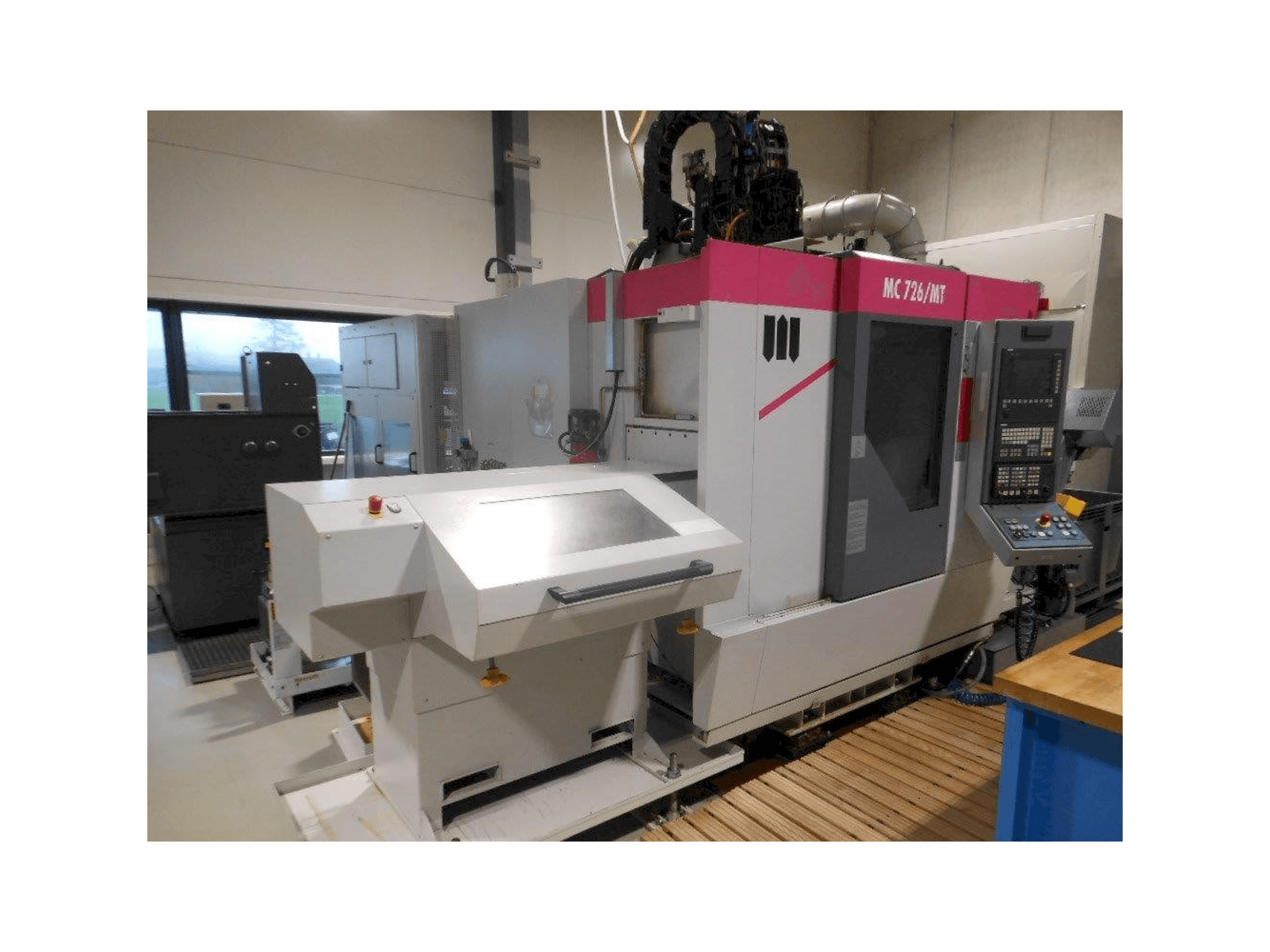 Frontansicht der STAMA MC 726 Maschine