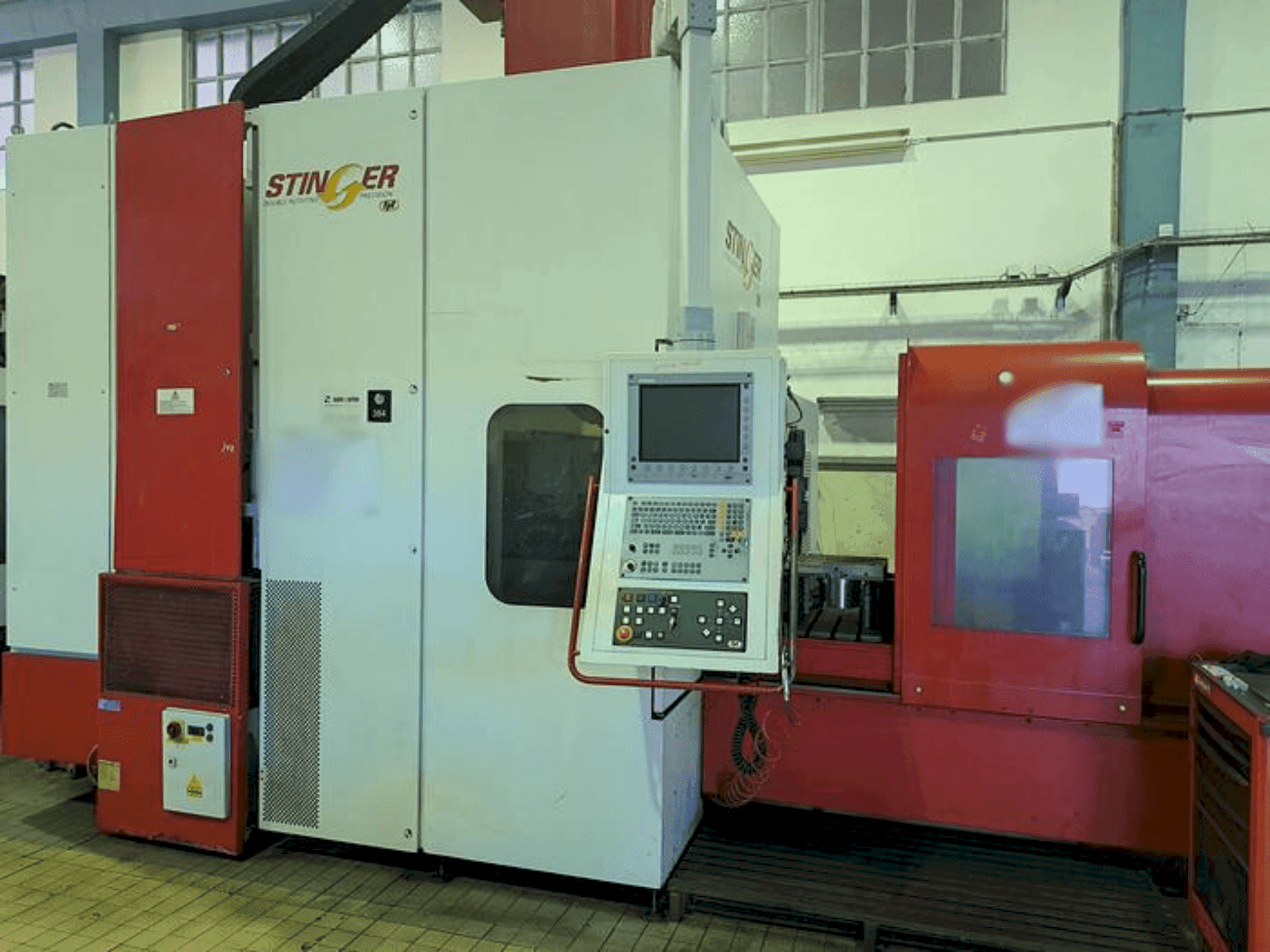 Front view of FPT STINGER XL machine