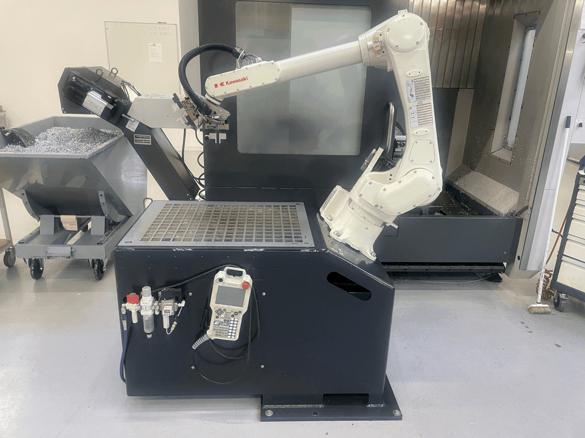 Front view of Kawasaki RS006L machine