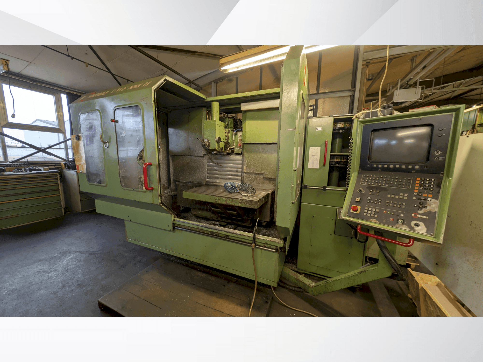 Front view of HERMLE 1001 machine