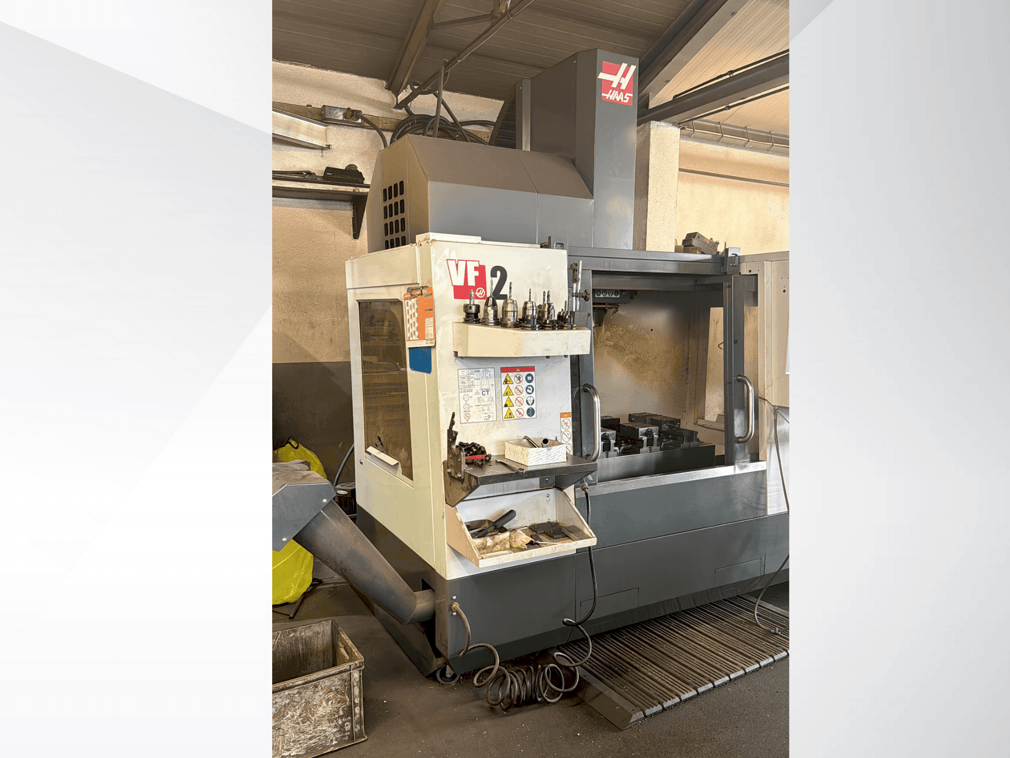 Frontansicht der HAAS VF2 Maschine
