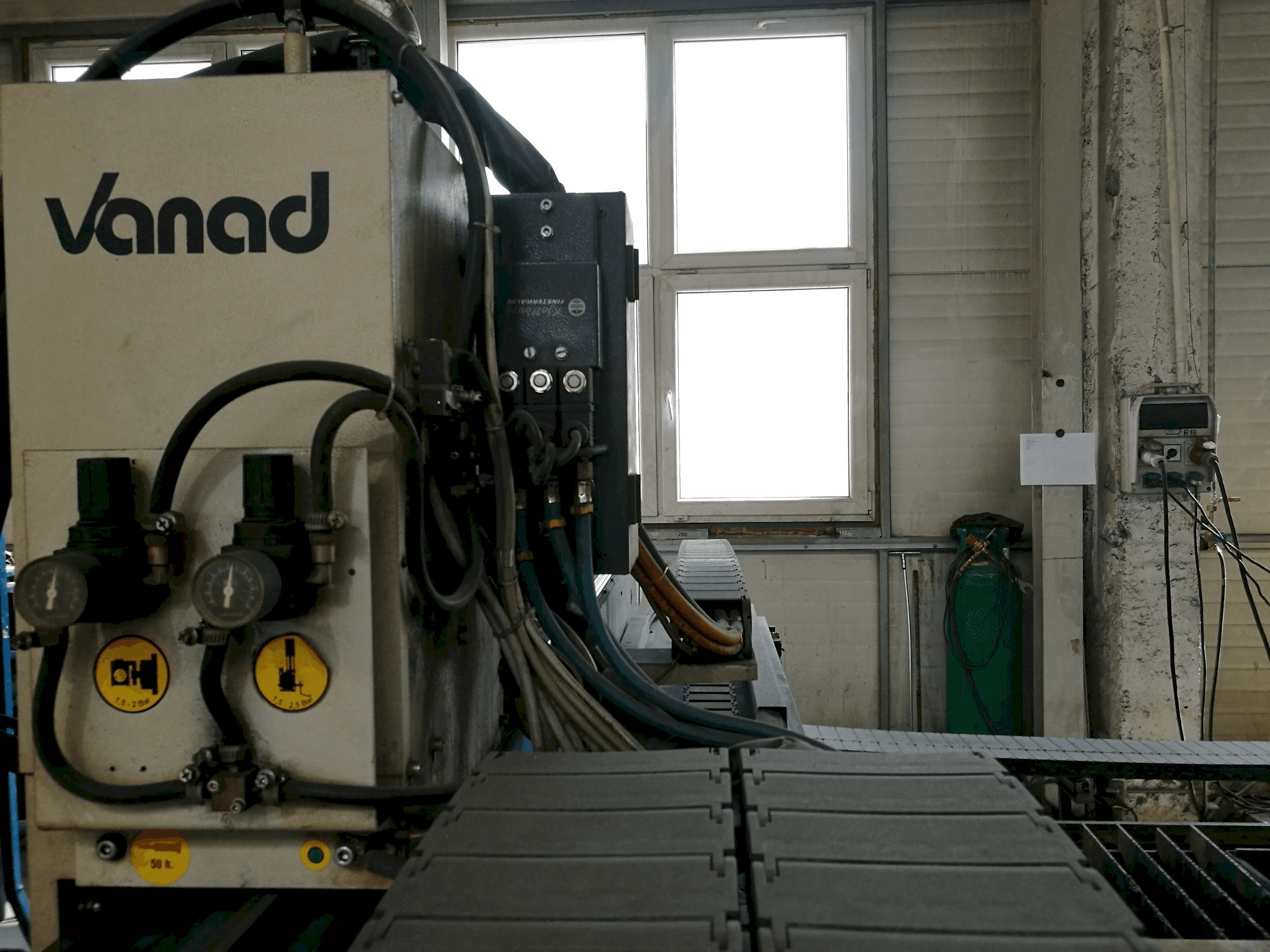 Frontansicht der Vanad Kjellberg Proxima HiFocus 80i Maschine