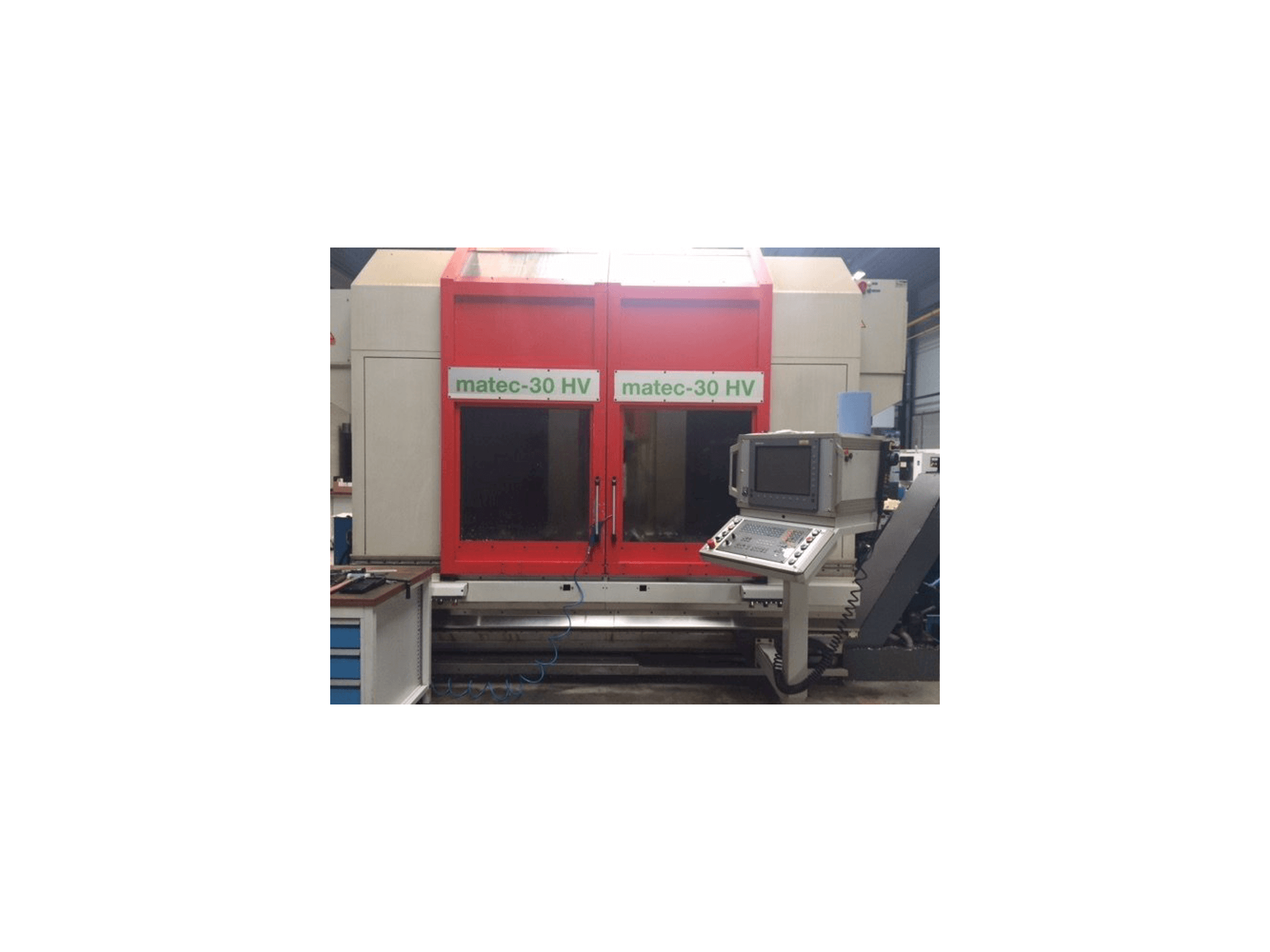 Frontansicht der Matec 30 HV Maschine