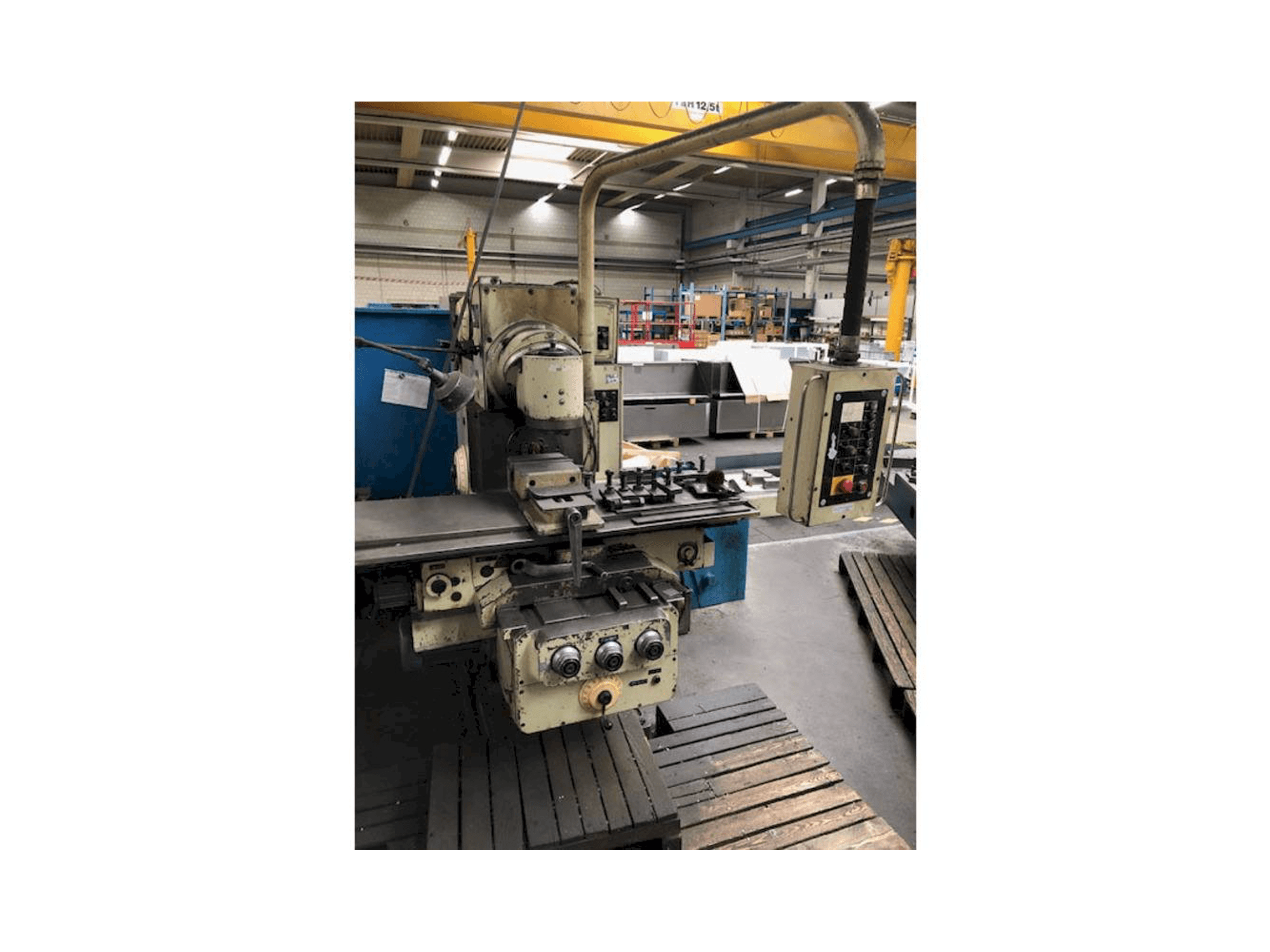 Frontansicht der ELEKTRONIK F400-E Maschine