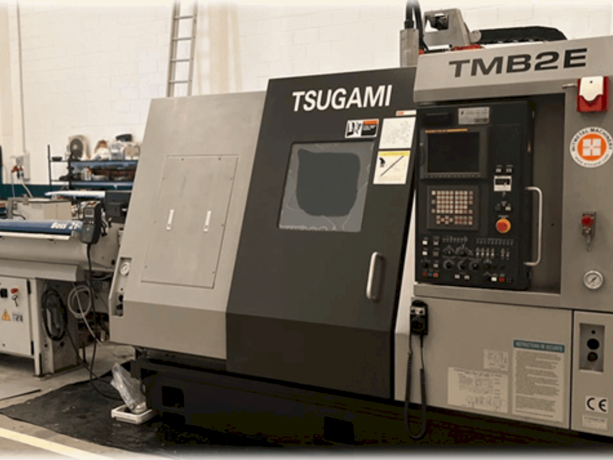 Frontansicht der TSUGAMI TMB 2E Maschine