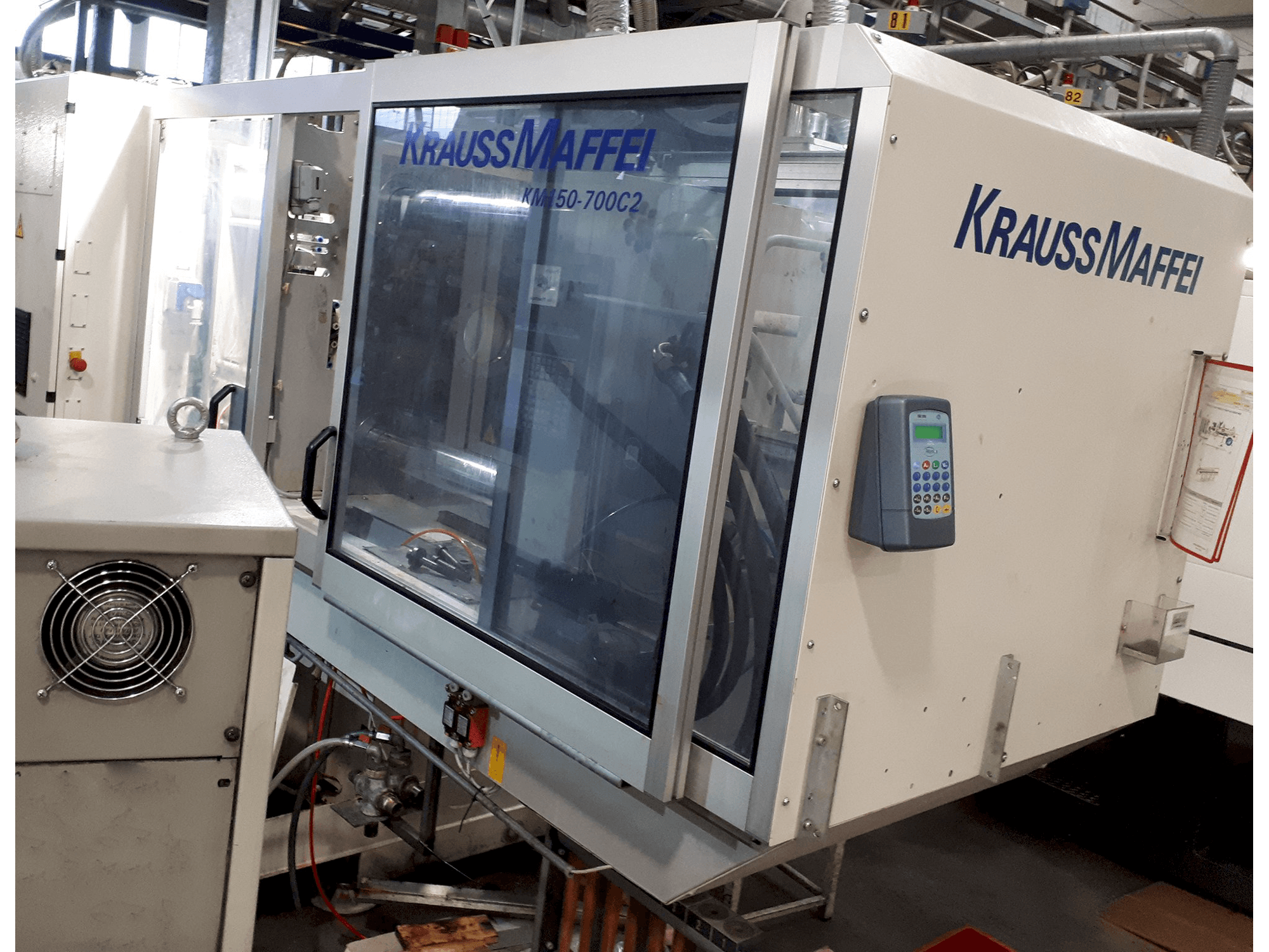 Rechte Ansicht der Krauss Maffei C2 150-700 Maschine