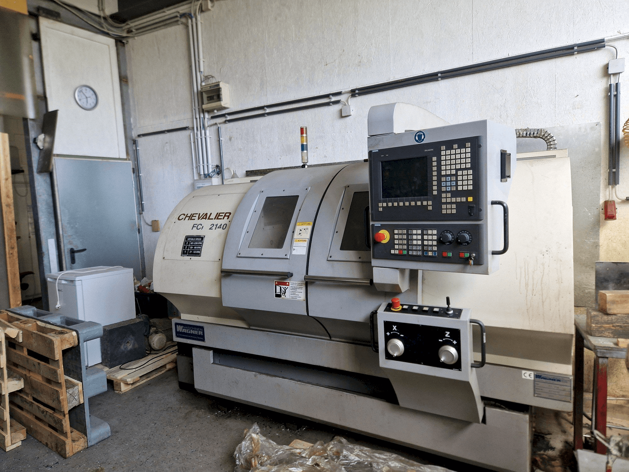 Frontansicht der Chevalier FCL 2140 S Maschine