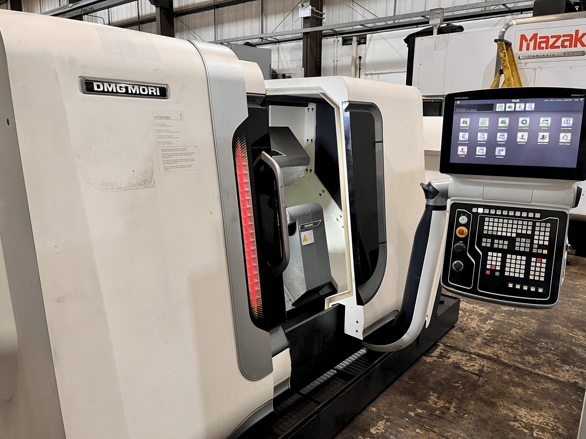 Frontansicht der DMG CTX ALPHA 300 Maschine