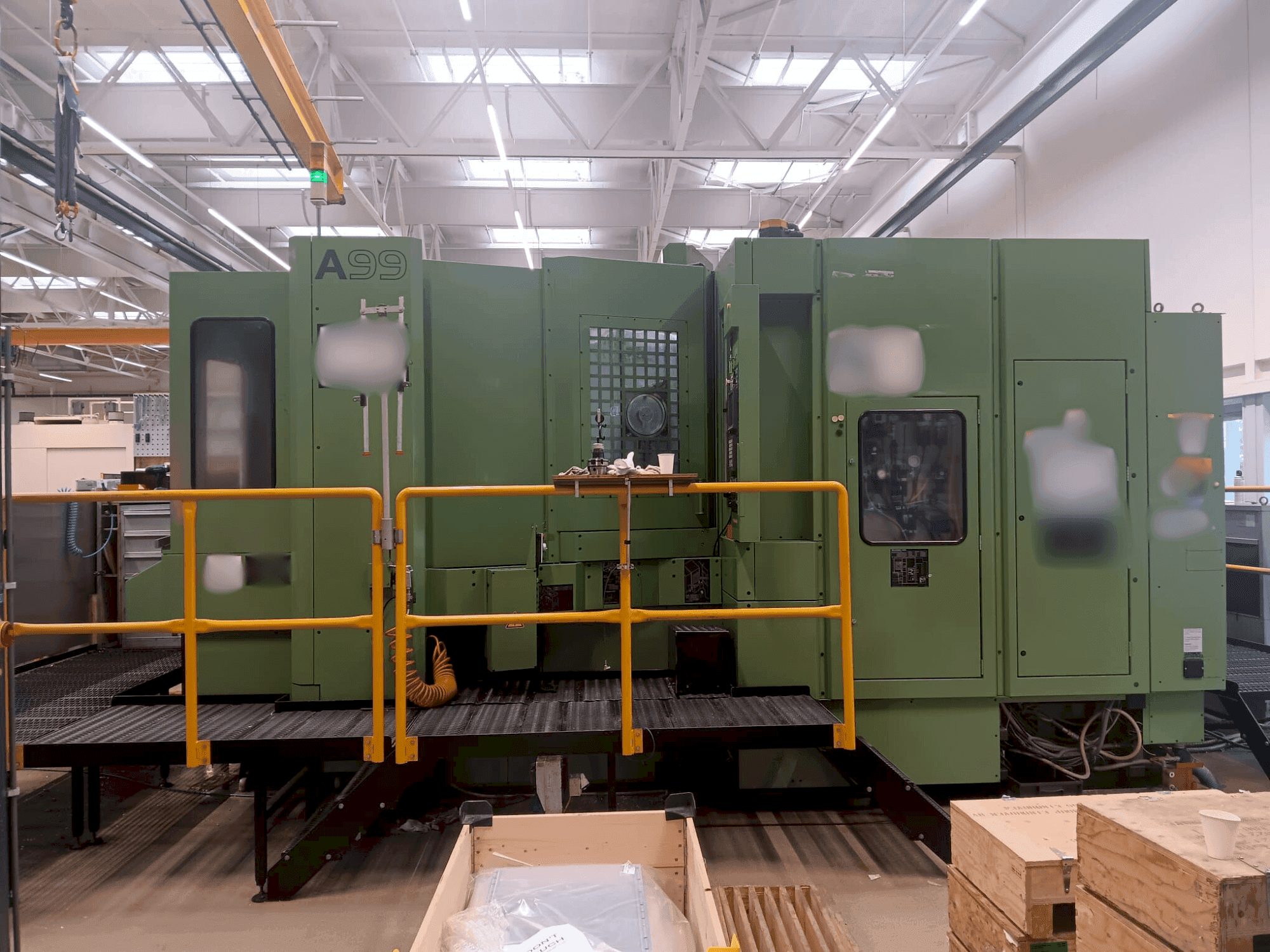 Frontansicht der Makino A99-A188 Maschine