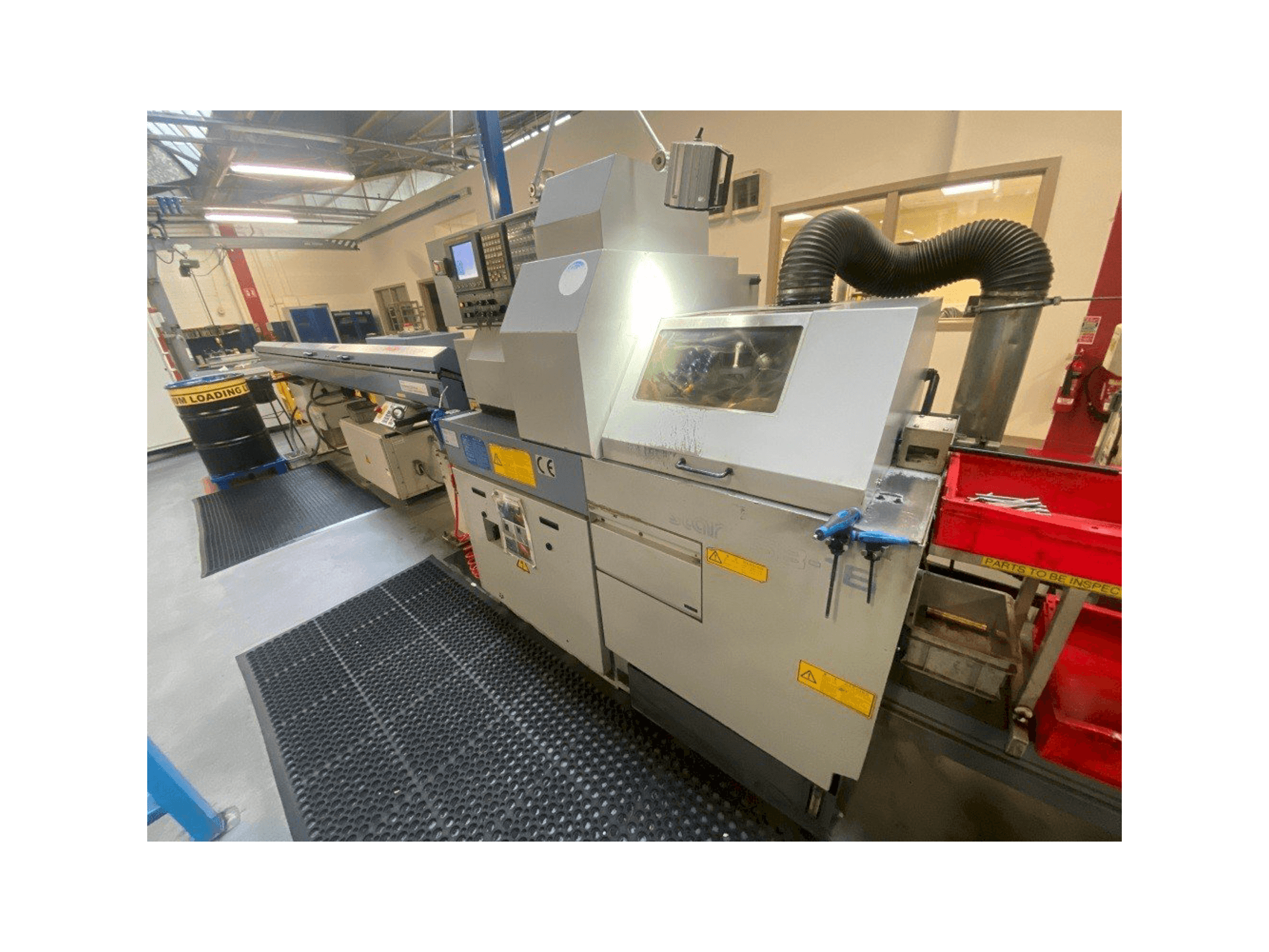 Frontansicht der Star SB-16 Maschine